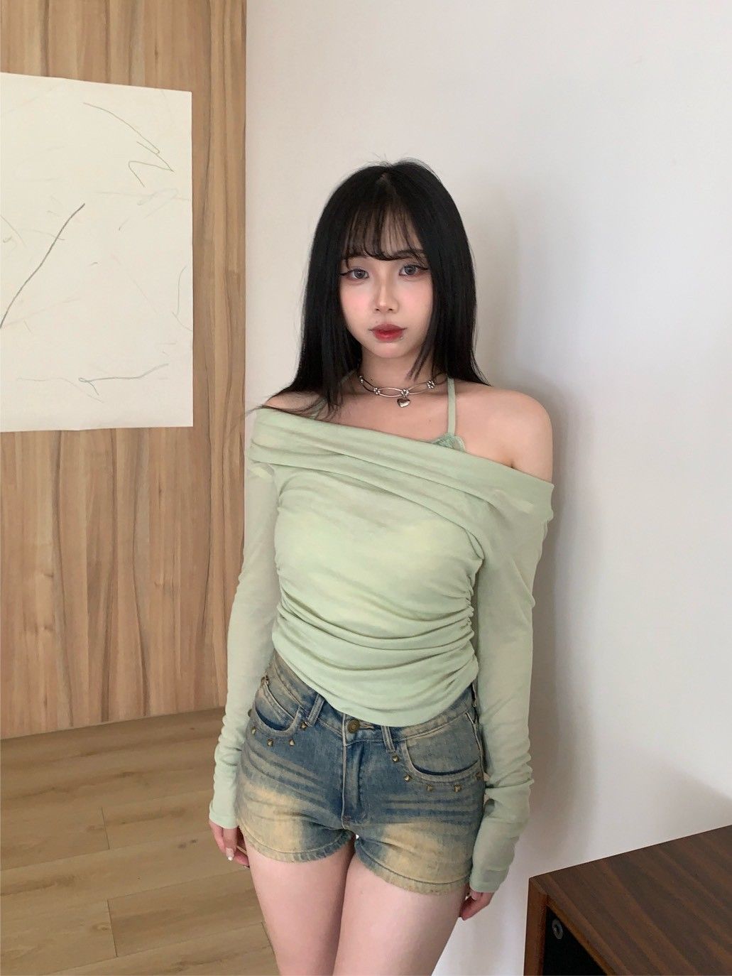 Velpro｜斜領蕾絲掛脖假兩件長袖上衣