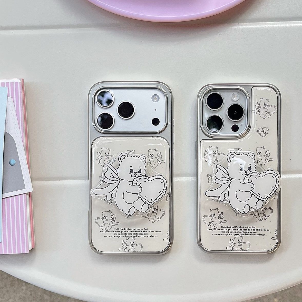11 p.m.| ins電鍍銀 奶白色愛心小熊 蝴蝶結愛心泰迪熊支架 iPhone手機殼（14-17）