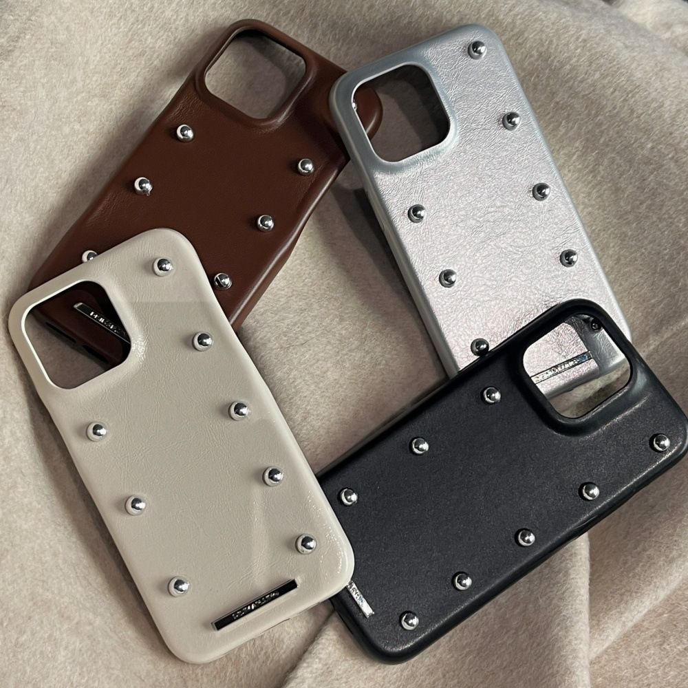 11 p.m.| 個性高級感皮質鉚釘 iPhone手機殼（13-17）