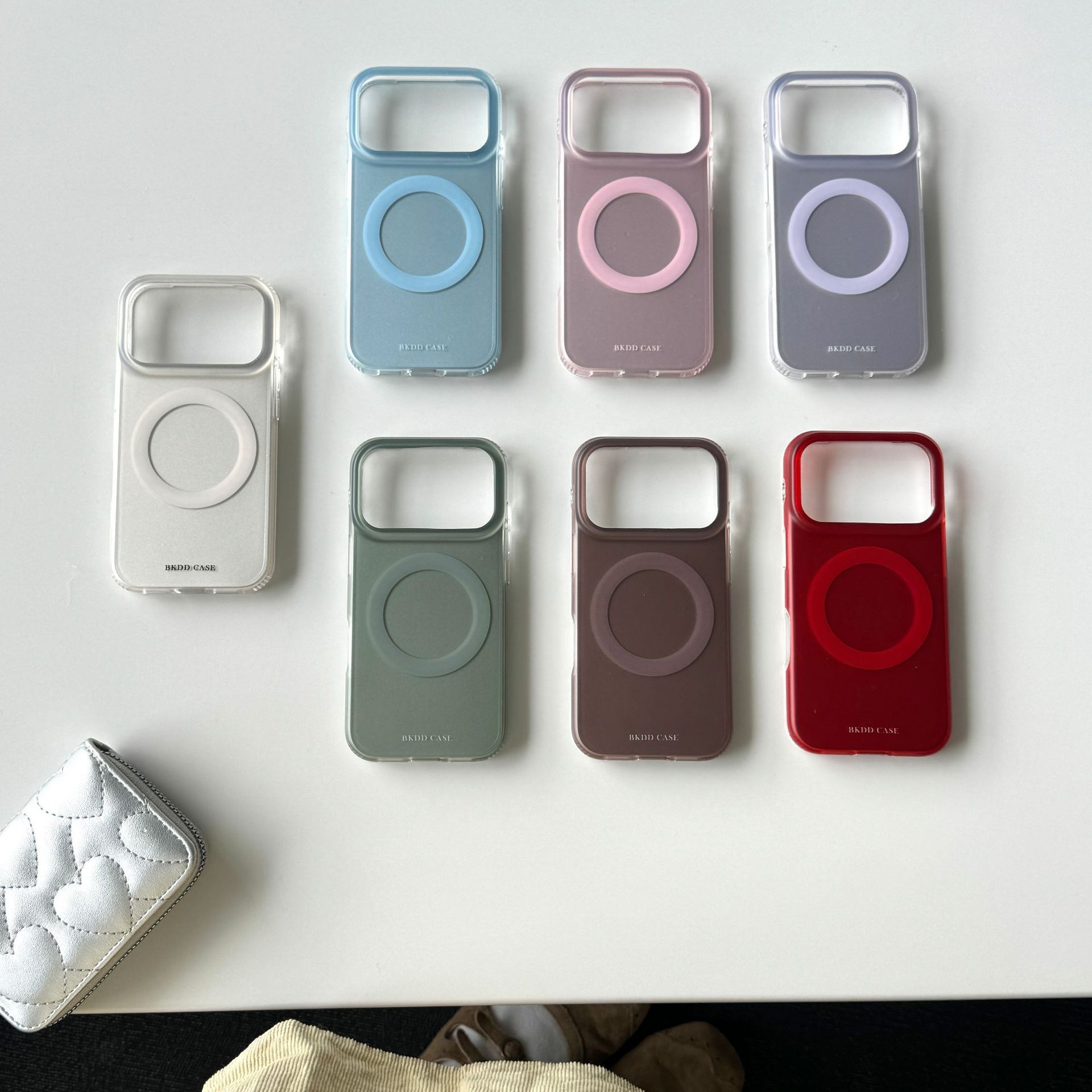 11 p.m.| 極簡高級感 電鍍純色磨砂磁吸 iPhone手機殼（14-17）