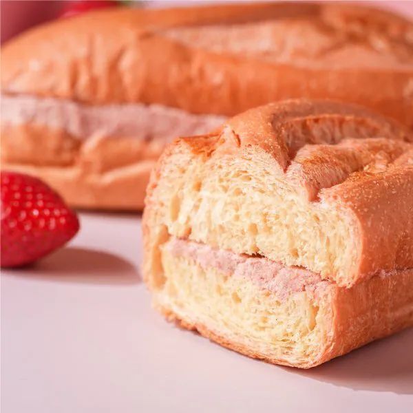 草莓奶酥冰心維也納 ★ 小真實 × 莎士比亞烘焙坊 強力推薦