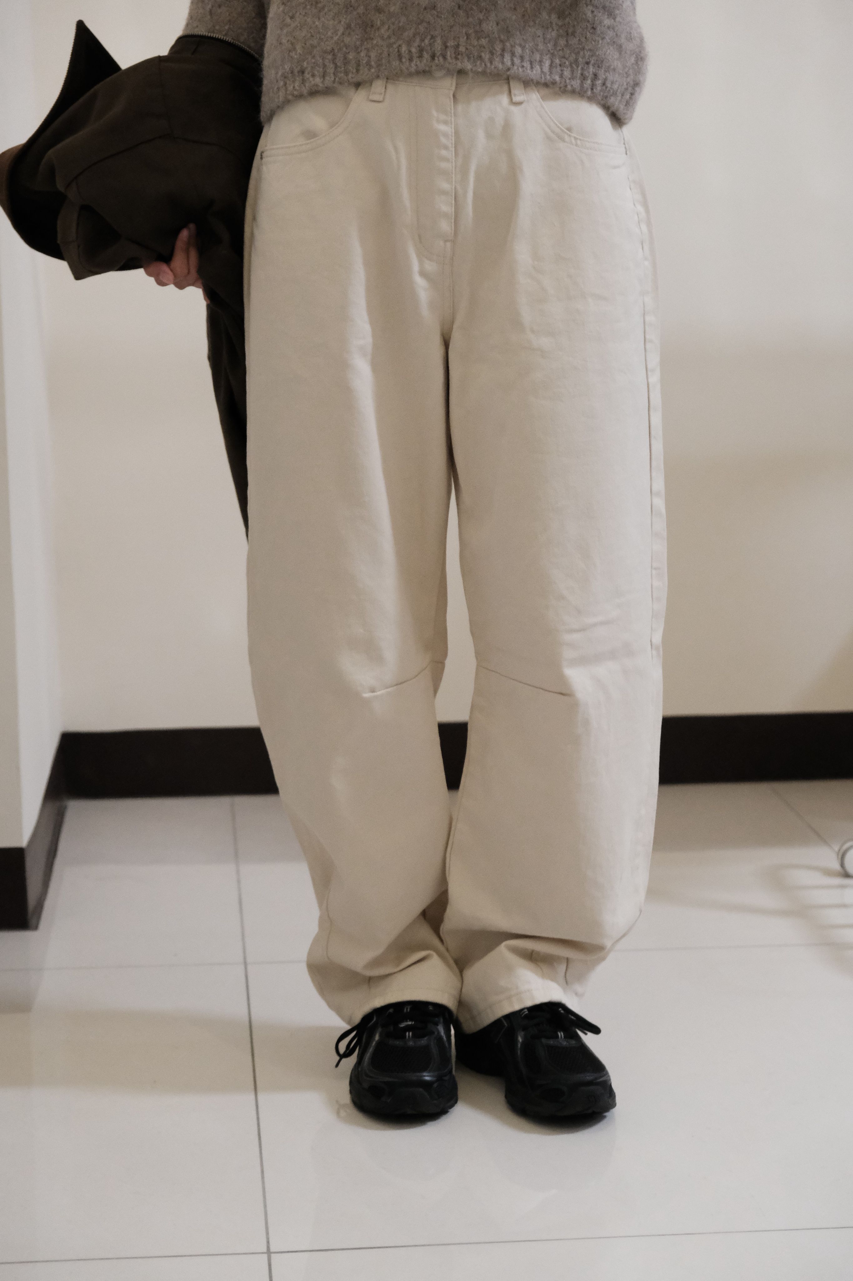外縫線彎刀褲