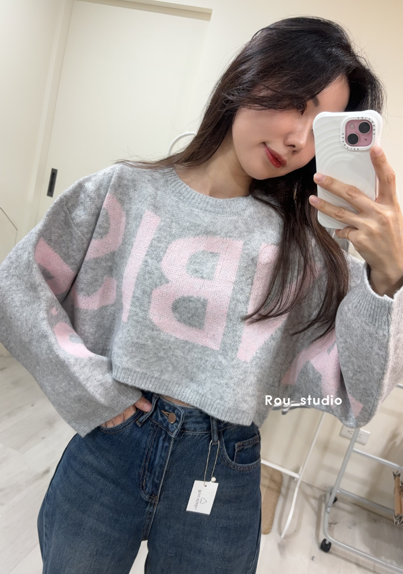 短版字母針織毛衣