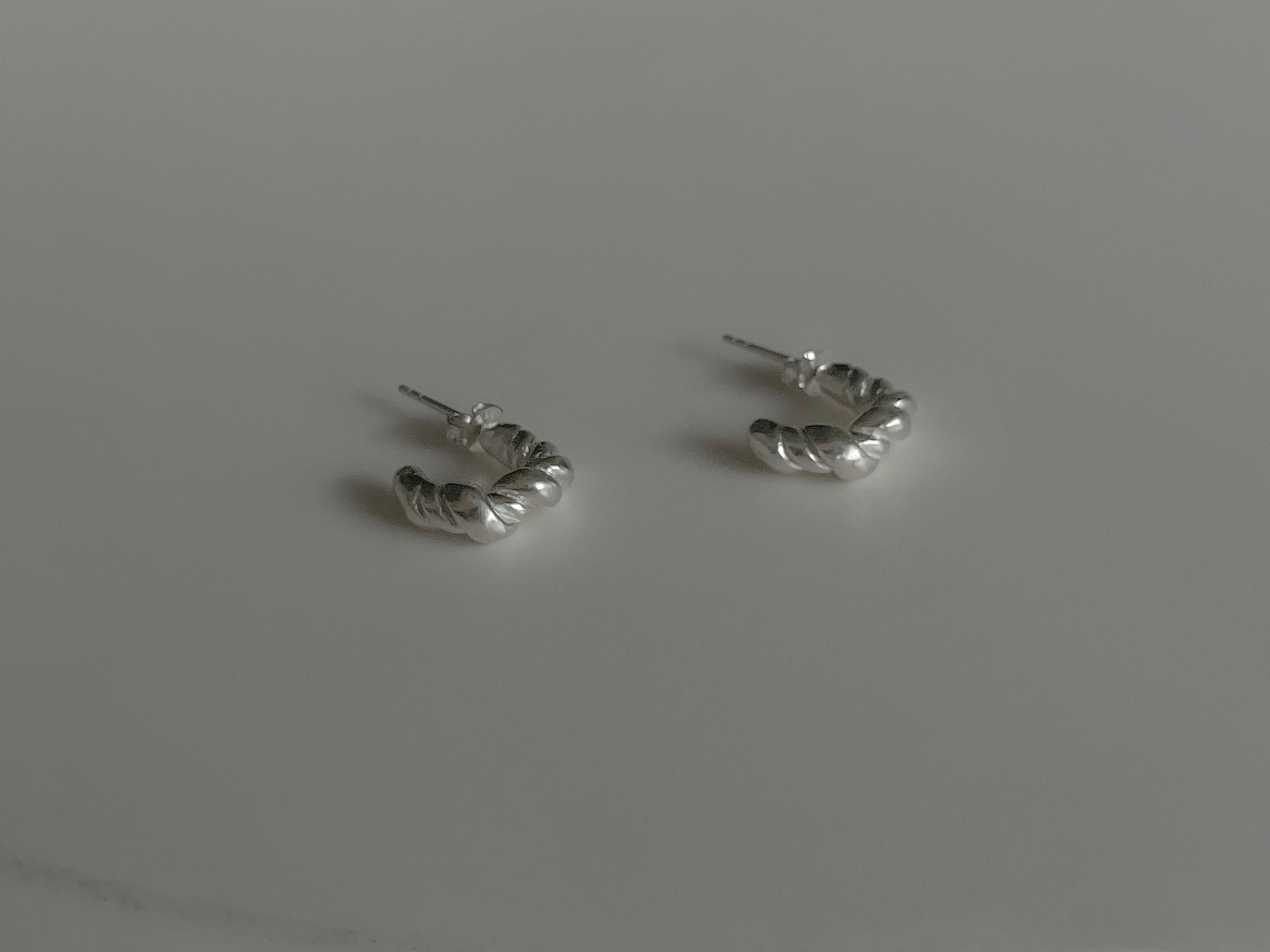 左三圈右三圈耳針