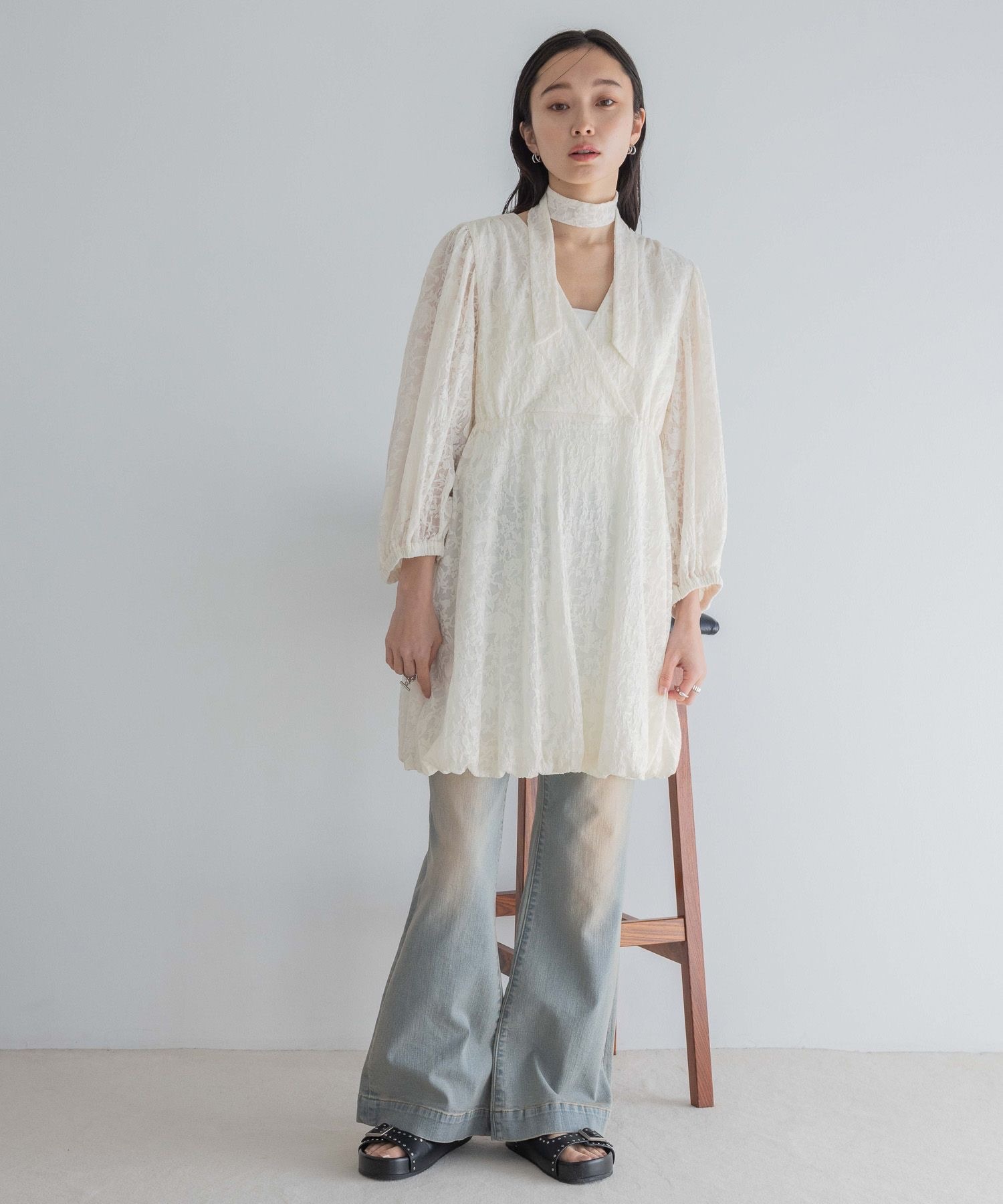 JEANASiS 蕾絲澎袖綁帶短洋裝 白色