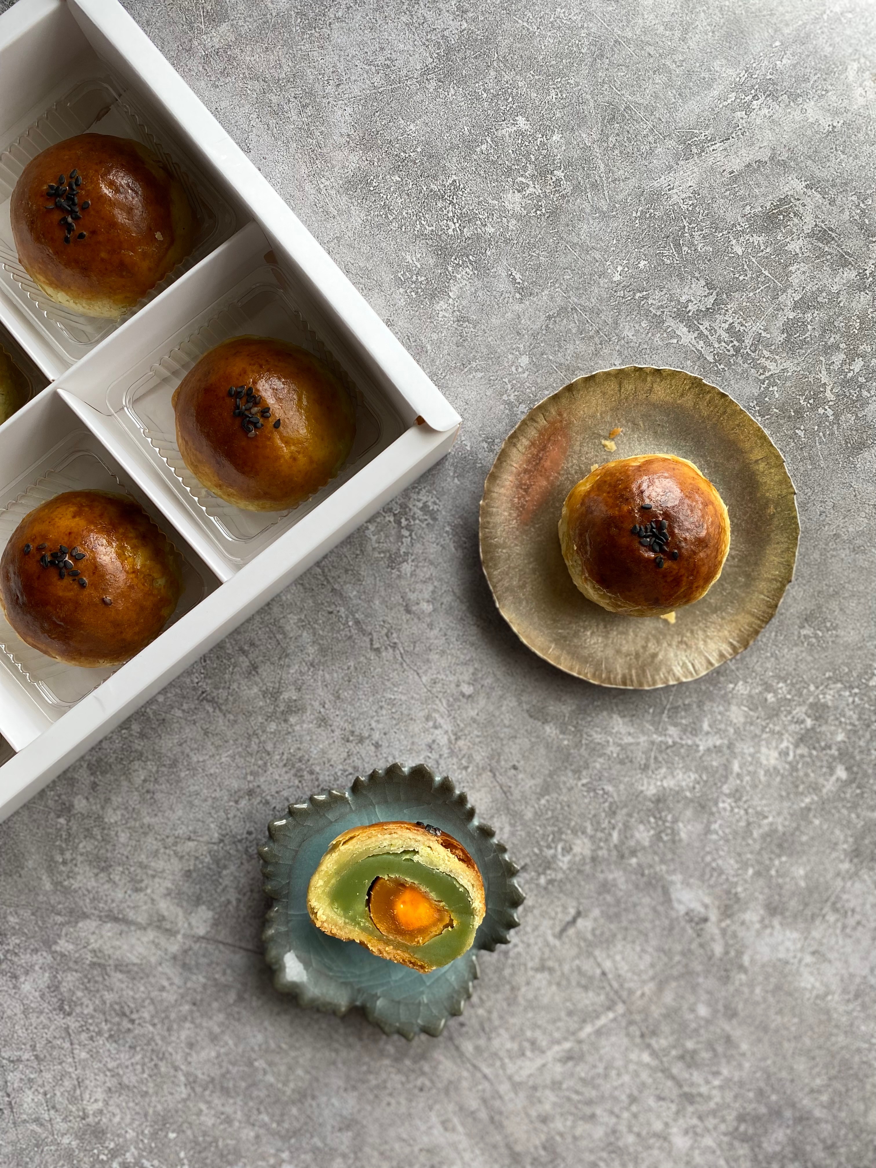 2026年節預備＜金翡翠香蘭蓮蓉酥禮盒＞