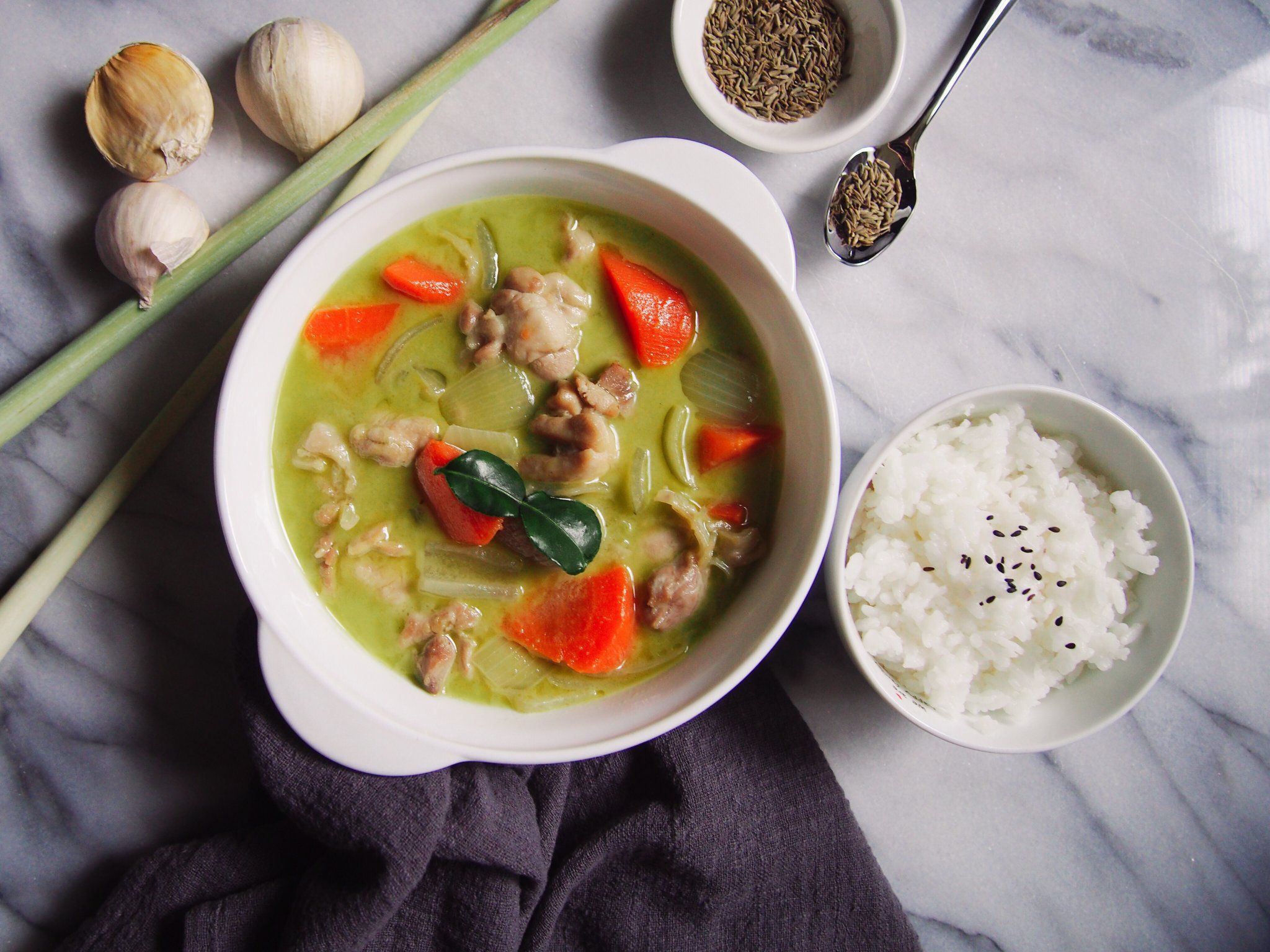 泰式手工＜完全不辣＞綠咖哩醬底