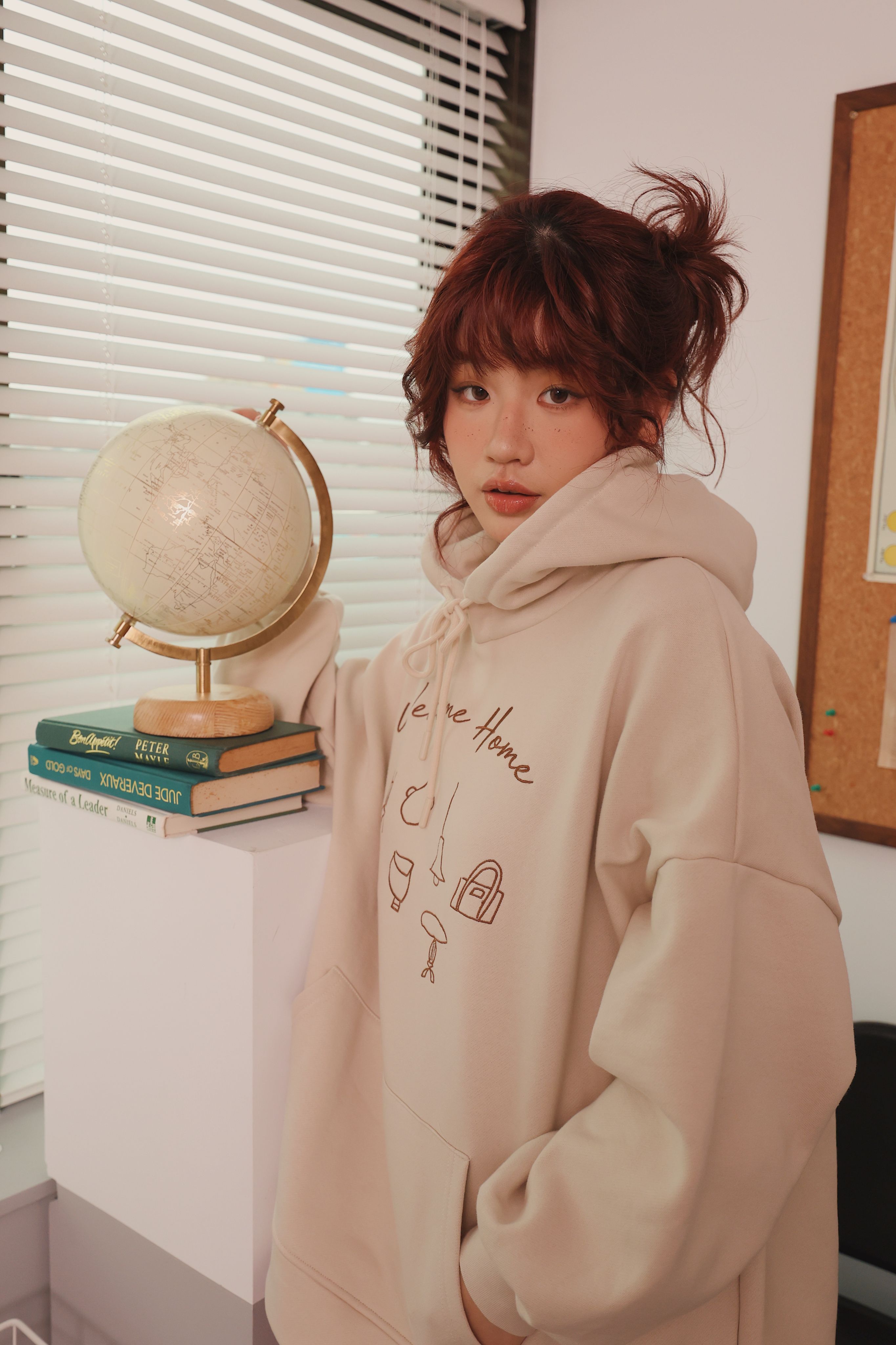 Welcome Home Hoodie 家的元素帽踢