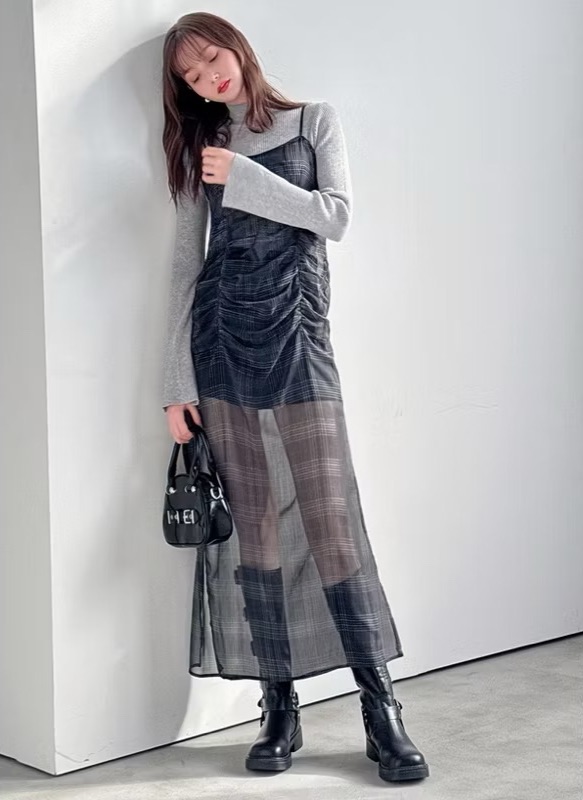 🩰 輕紗格紋抓皺吊帶裙 ✨