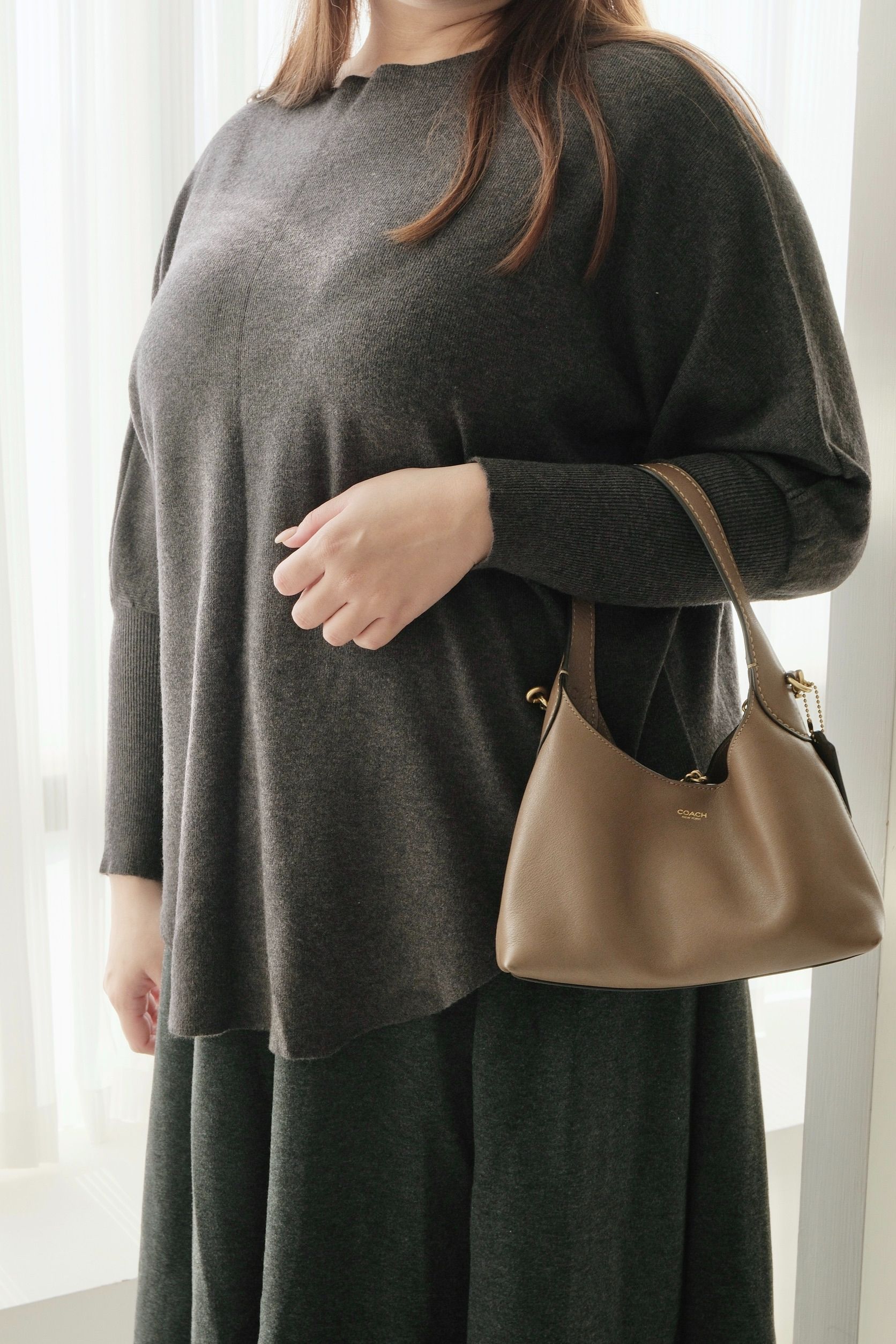 【H010】柔線輪廓針織上衣