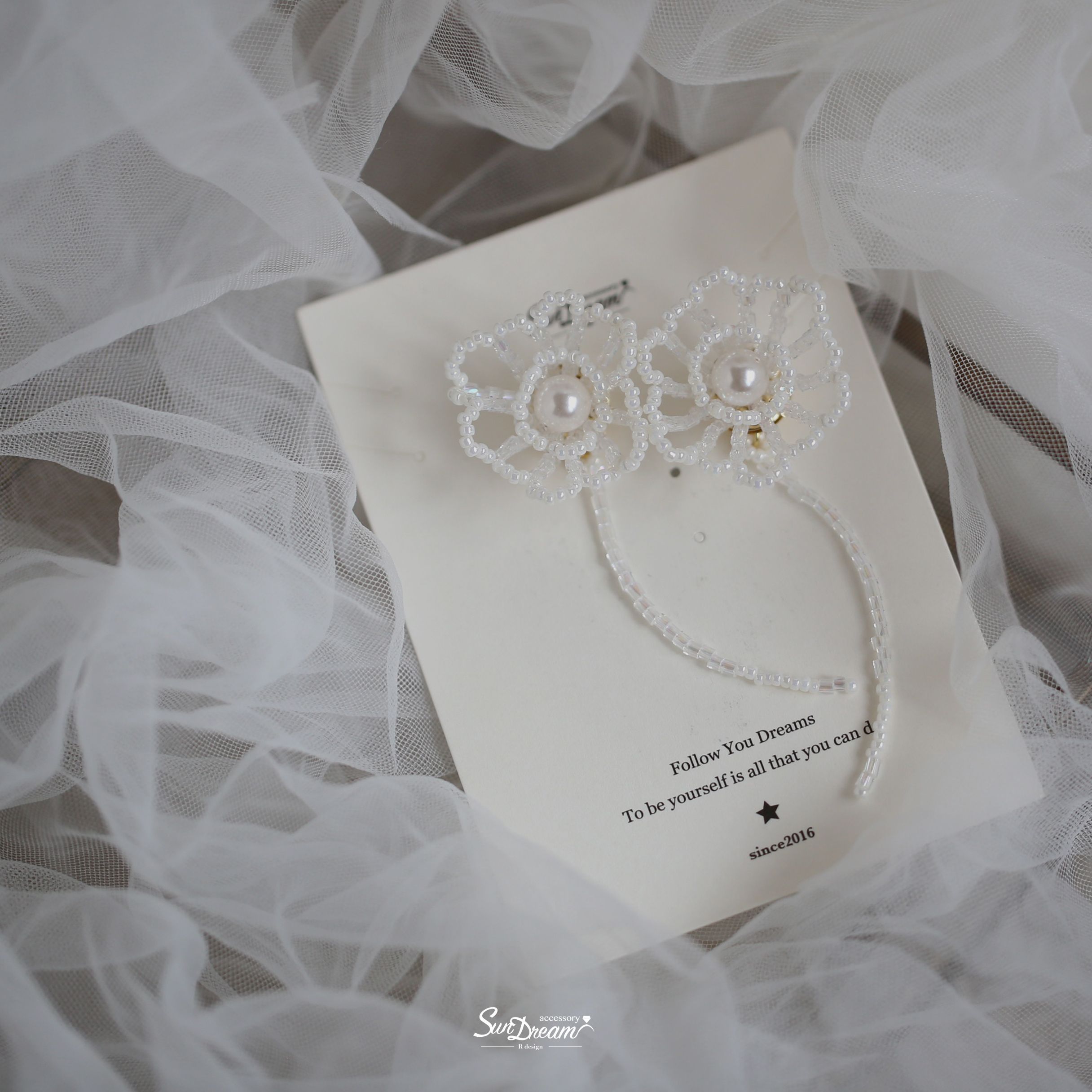 SunDream 微光點點｜純白花影兩戴式耳環【可改夾款】