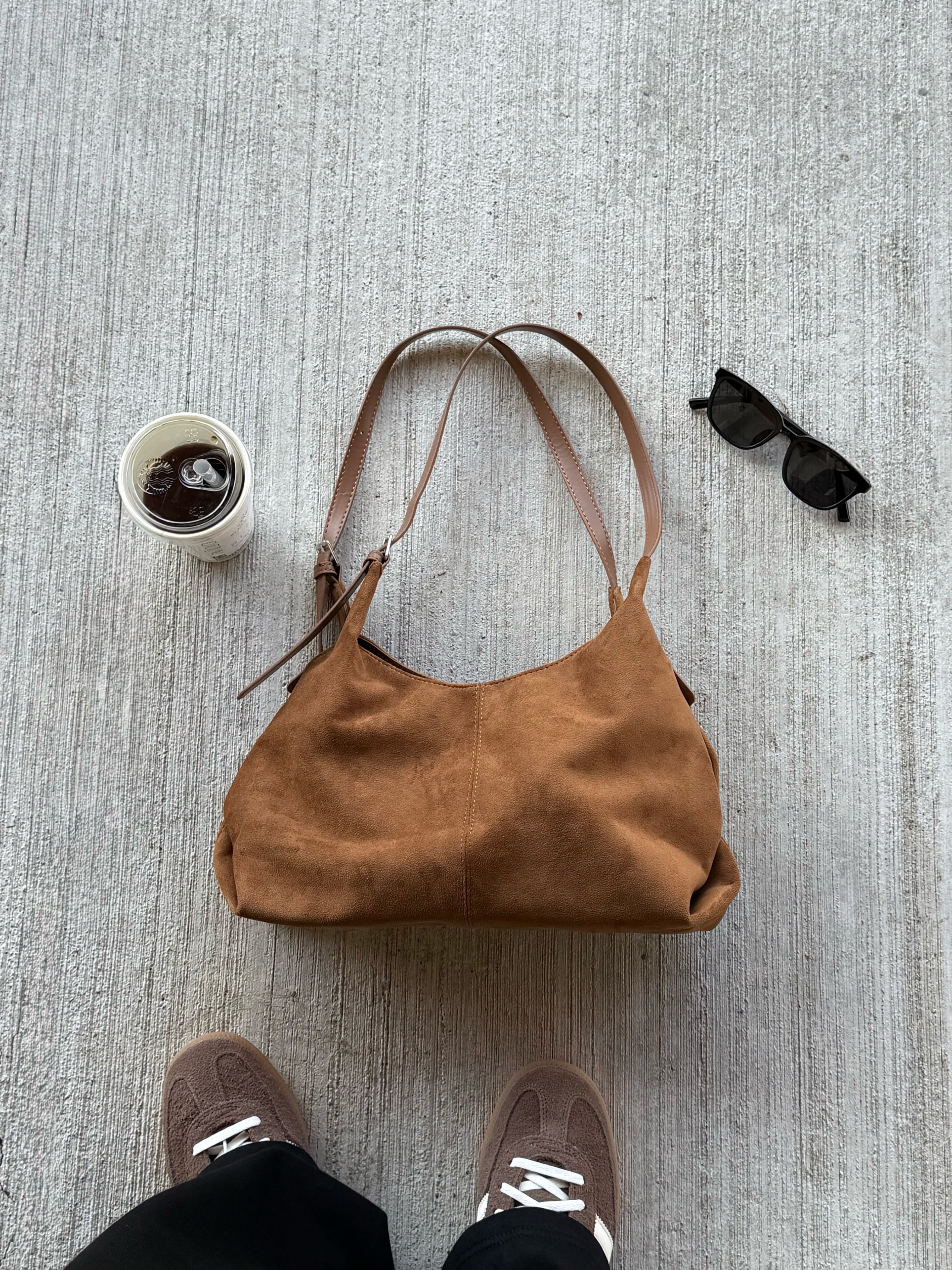 時髦入門包款☕️👜美式 復古 麂皮 棕色 腋下包 肩背包 （肩帶可調）