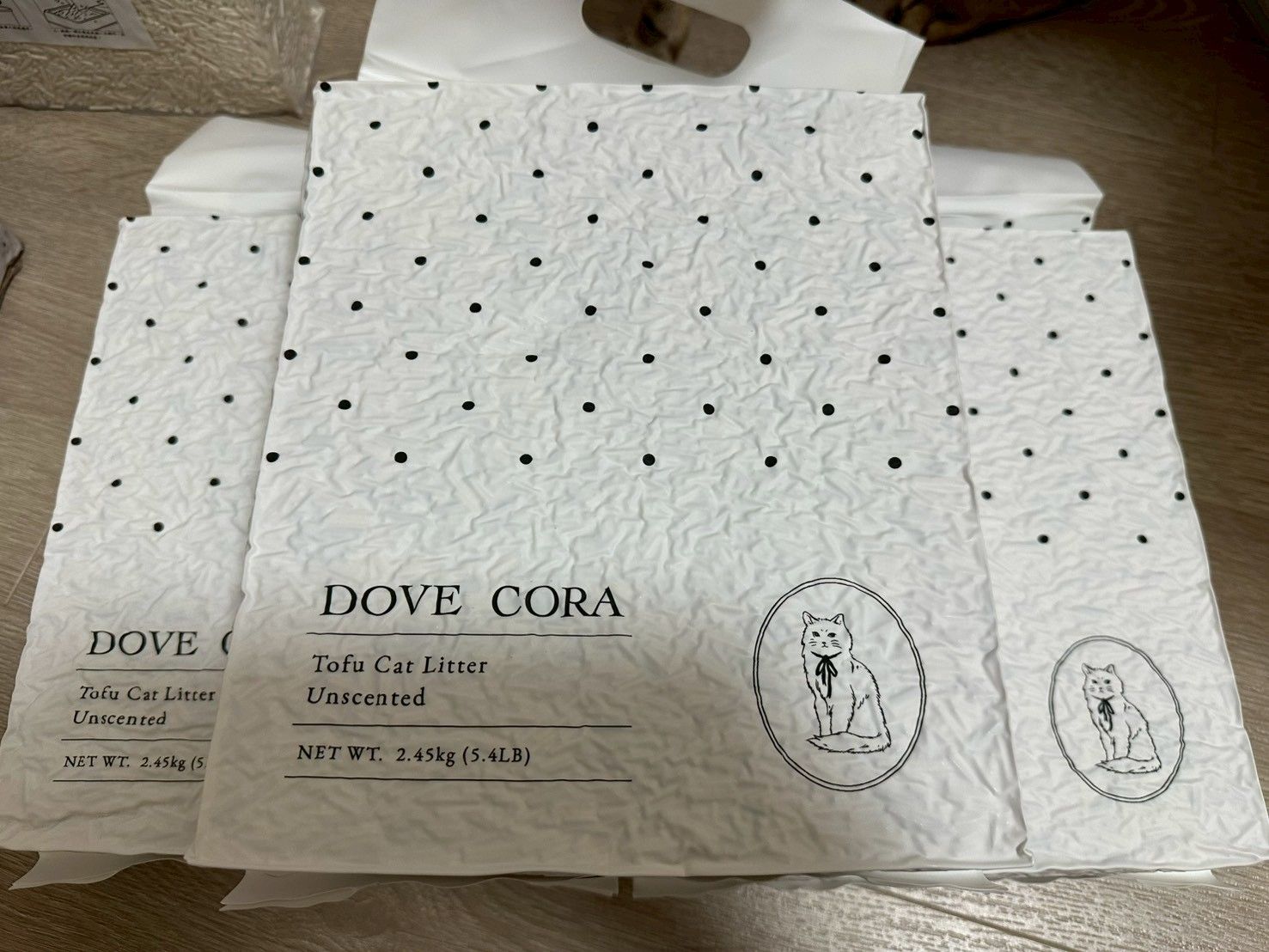 三包 DOVE CORA 朵芙寇拉 :-益生菌消臭豆腐砂（Cooper麻）