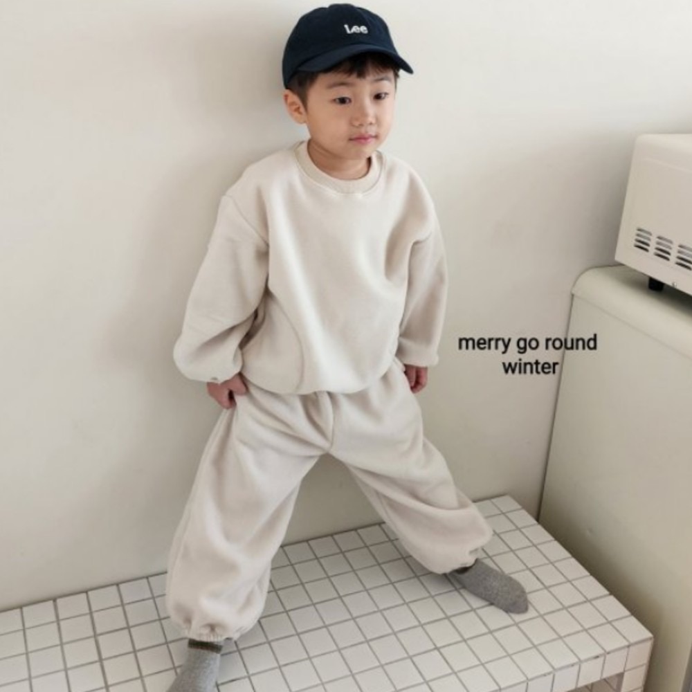 正韓MERRY GO ROUND抓絨套裝
