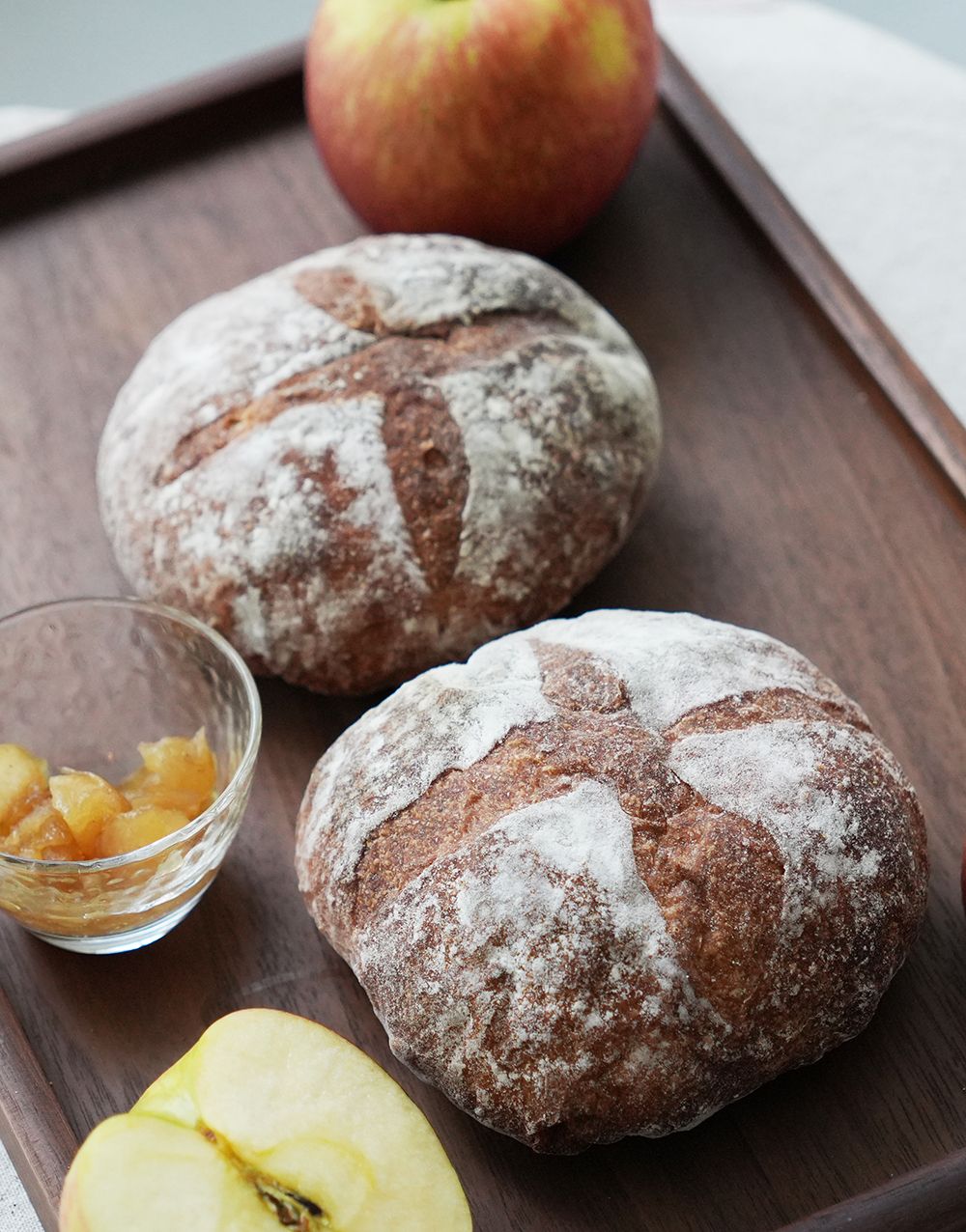 漬紅玉茶蘋果丁 鄉村軟歐包