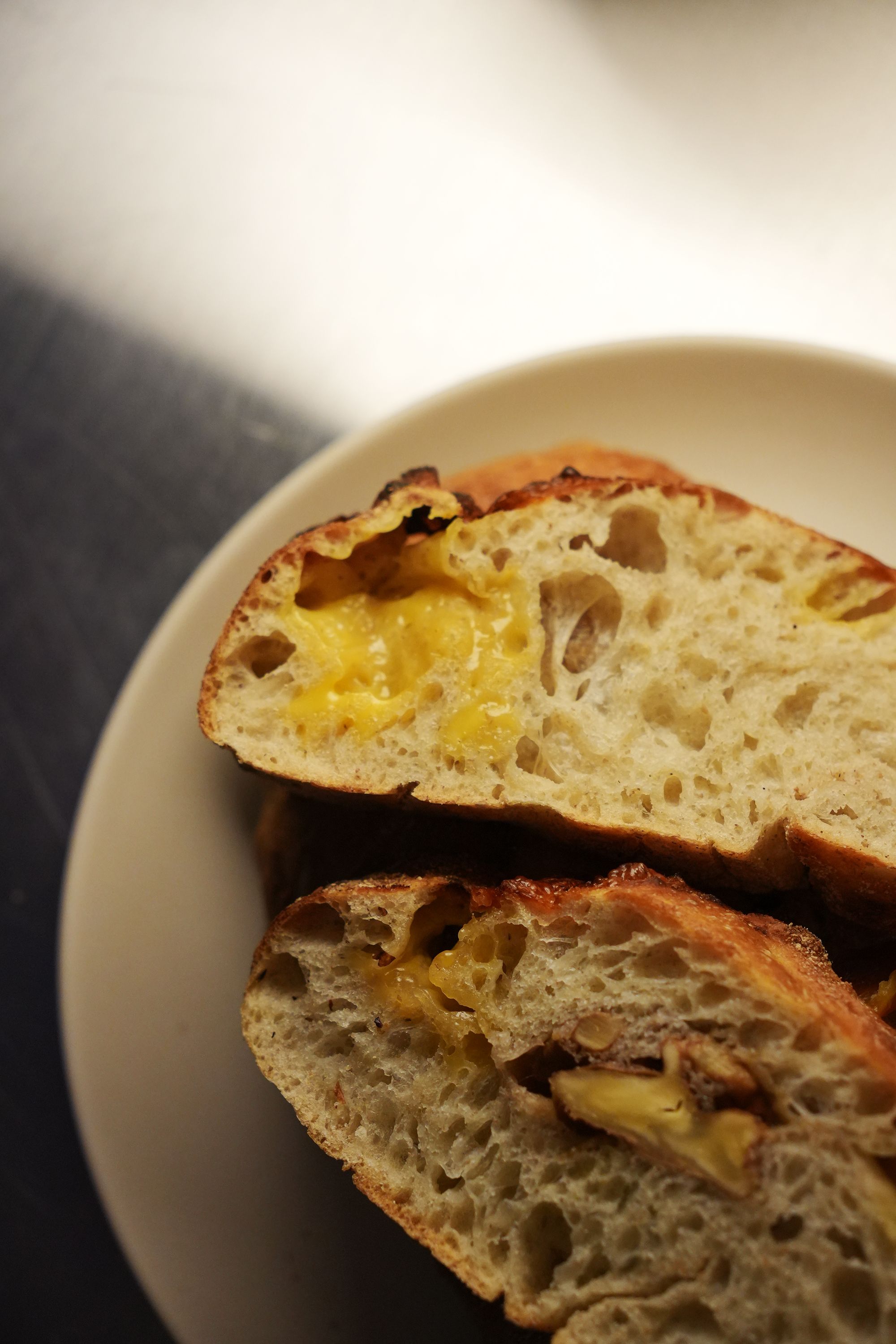 🧀🍁楓糖胡桃Ｘ煙燻起司鄉村麵包