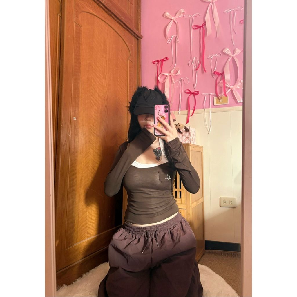 （預購）美式辣妹性感修身刺繡上衣🤎