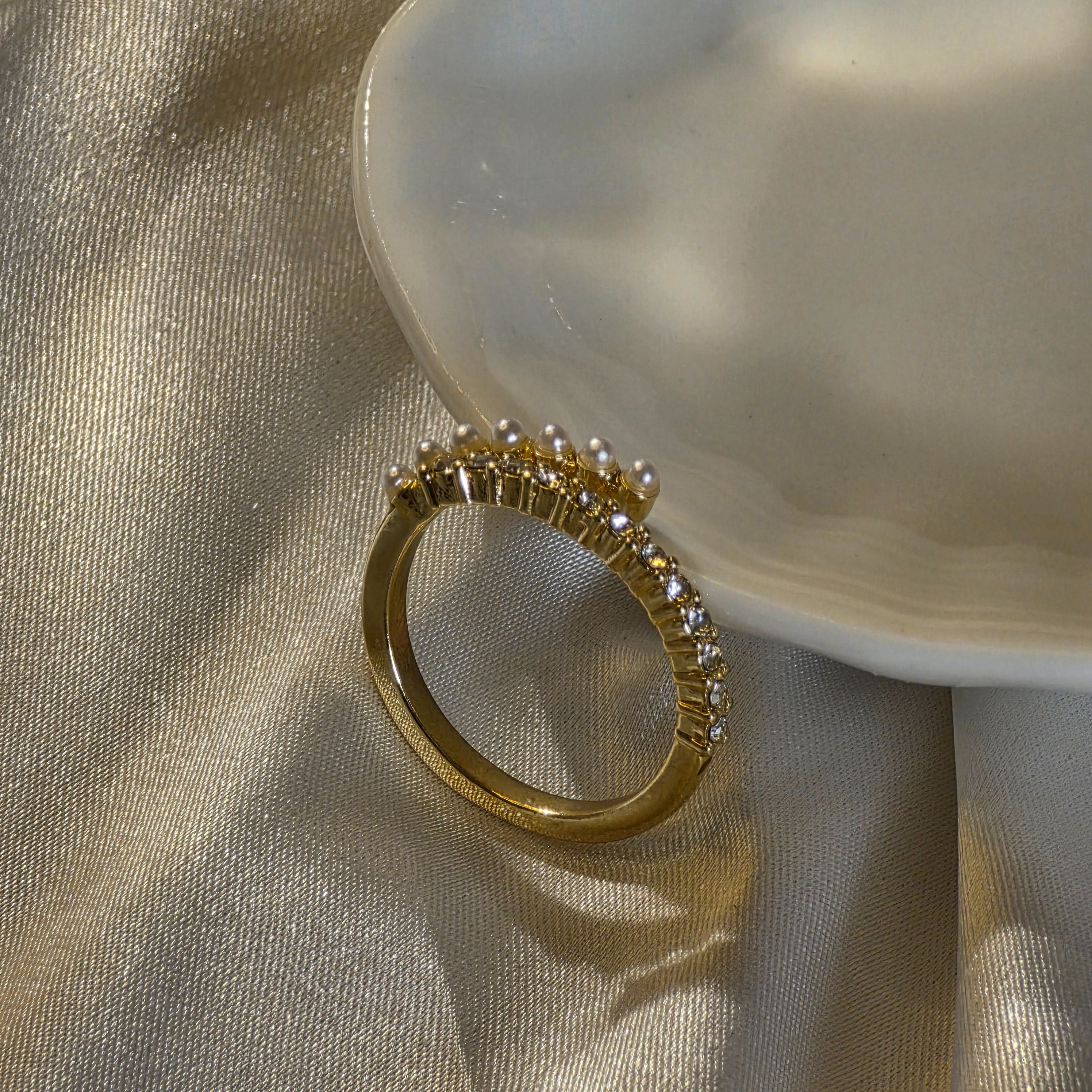 爆美珍珠排鑽戒｜金色顯白皇冠感戒指｜平行珍珠線戒｜仙女氣質款