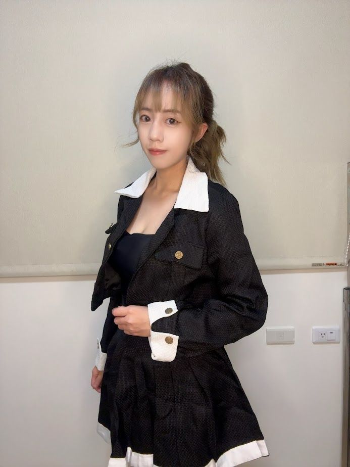 小香風百褶裙套裝