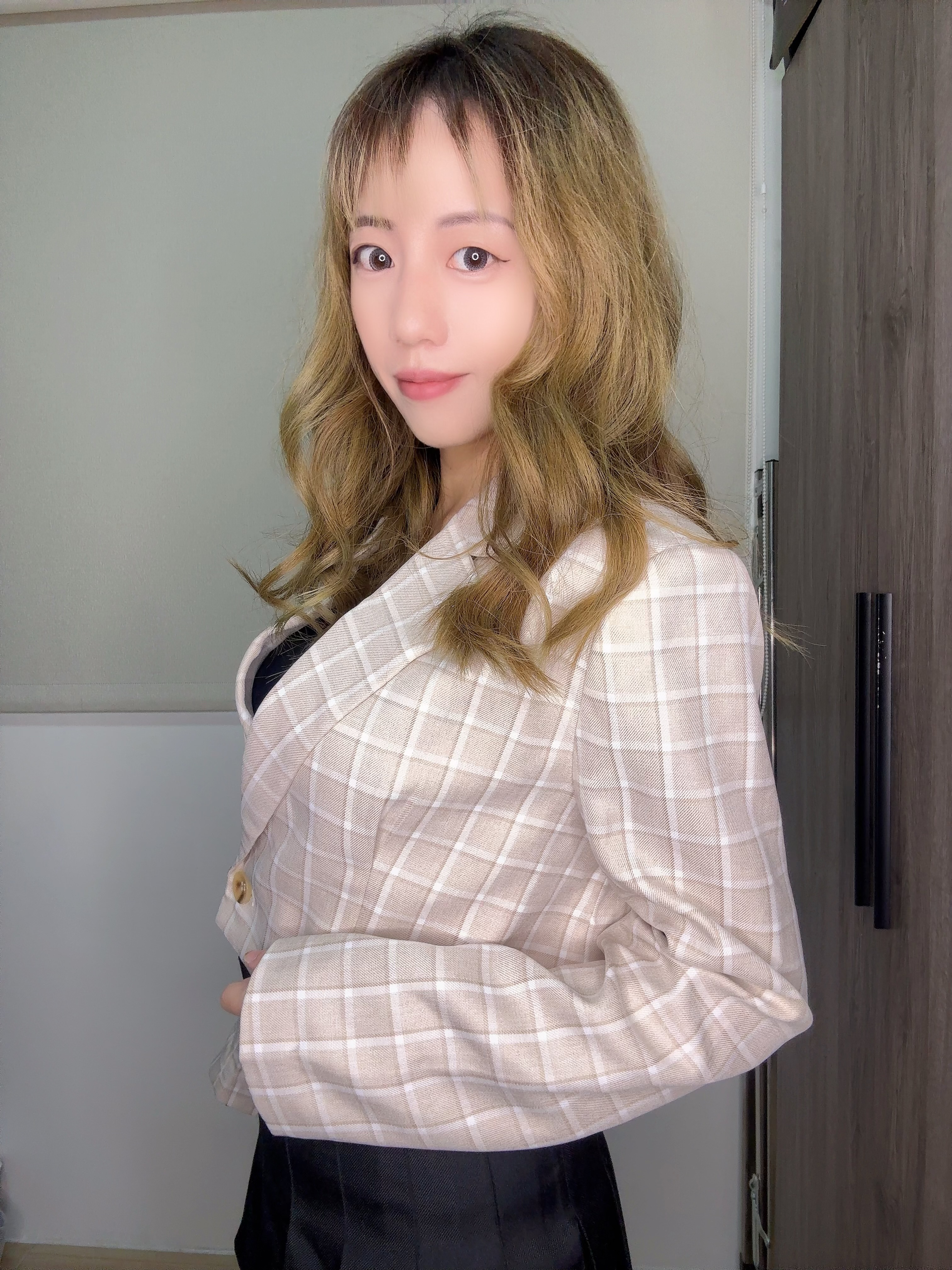 格紋西裝短版墊肩外套