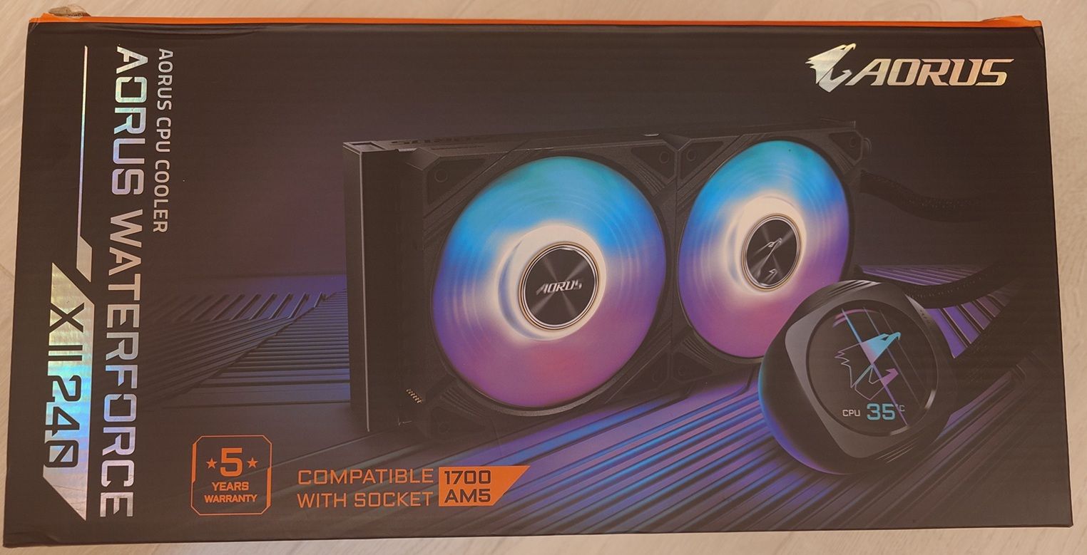 技嘉 AORUS WATERFORCE X II 240 鷹神二代水冷