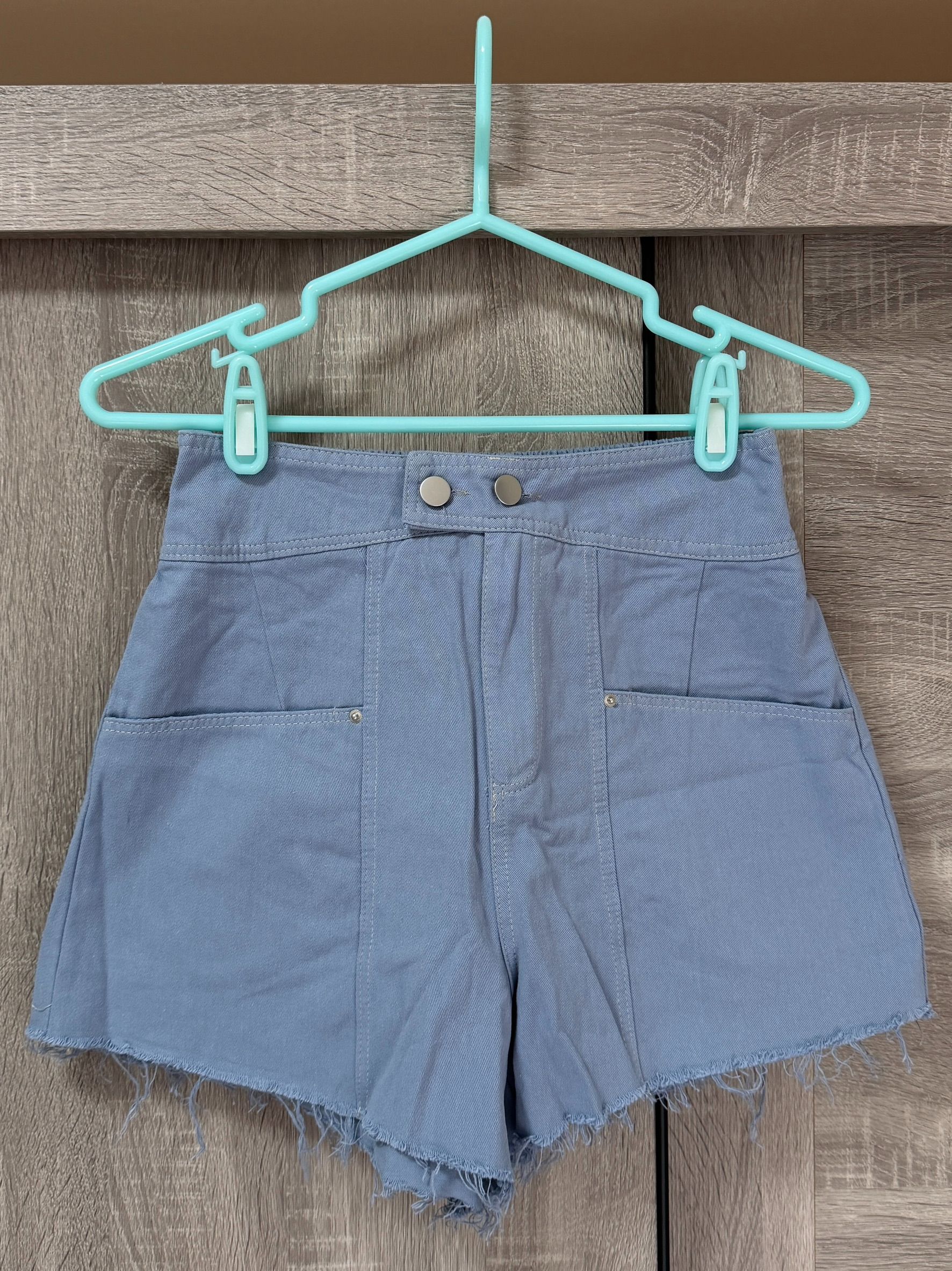 私物-全新-韓貨-雙扣後鬆緊抽鬚高腰短褲（2色）