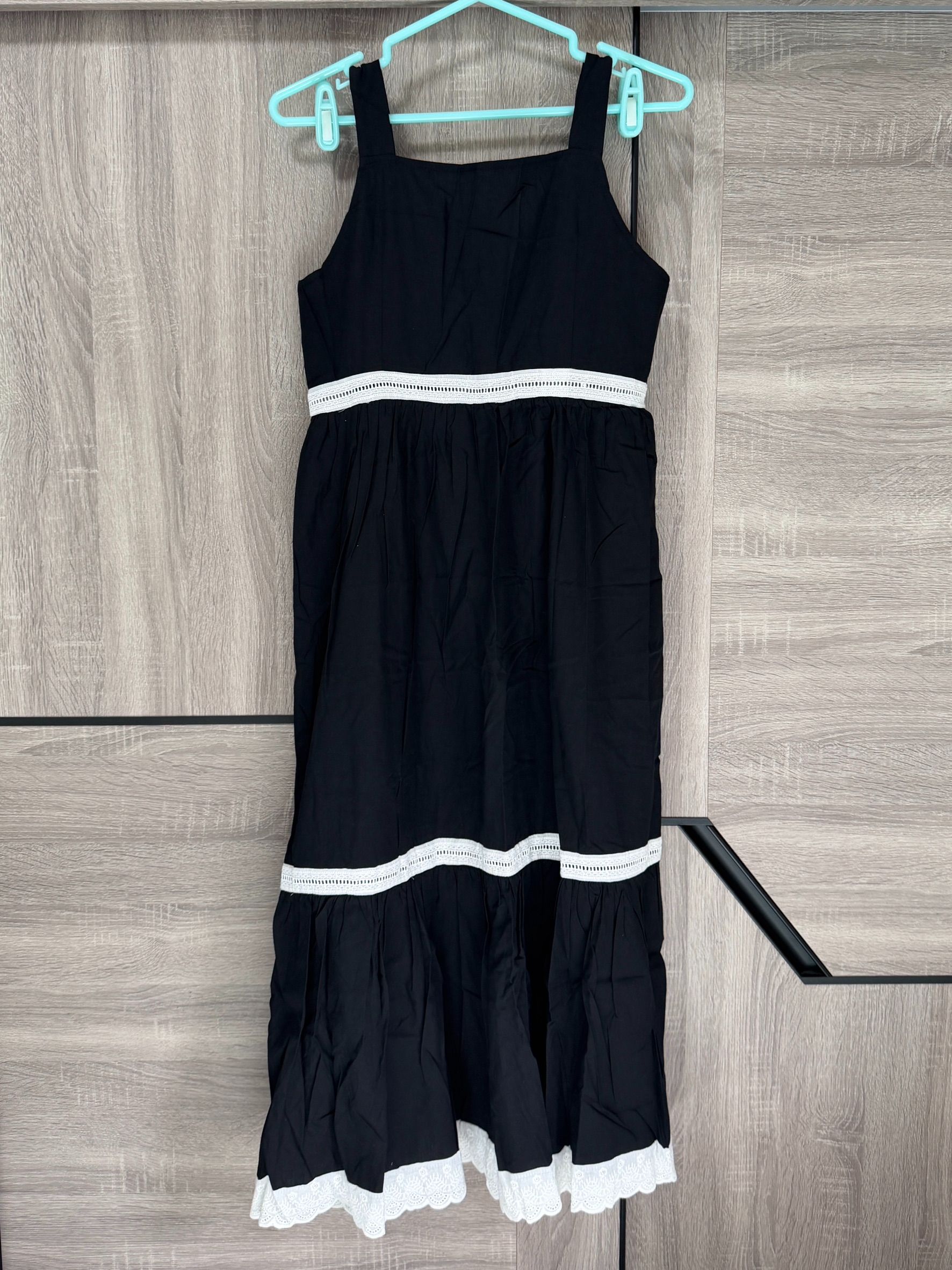 私物-全新-韓貨-度假風蕾絲拼接長洋裝（黑）