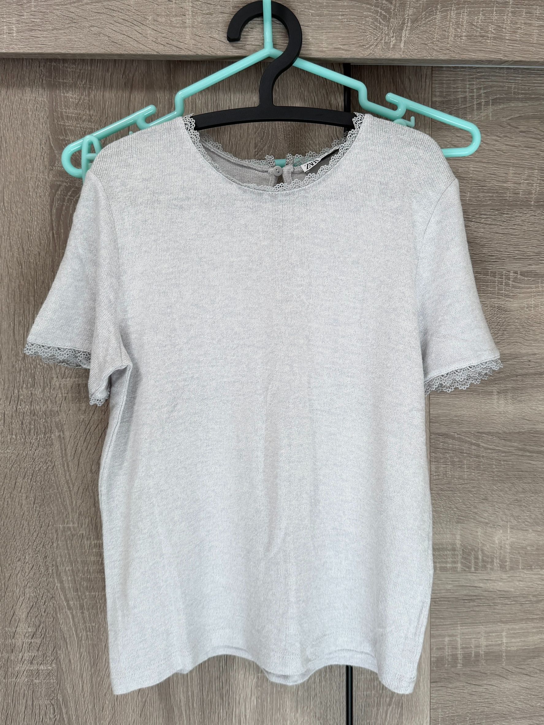 私物-全新-ZARA-灰色毛料拼接蕾絲短袖上衣