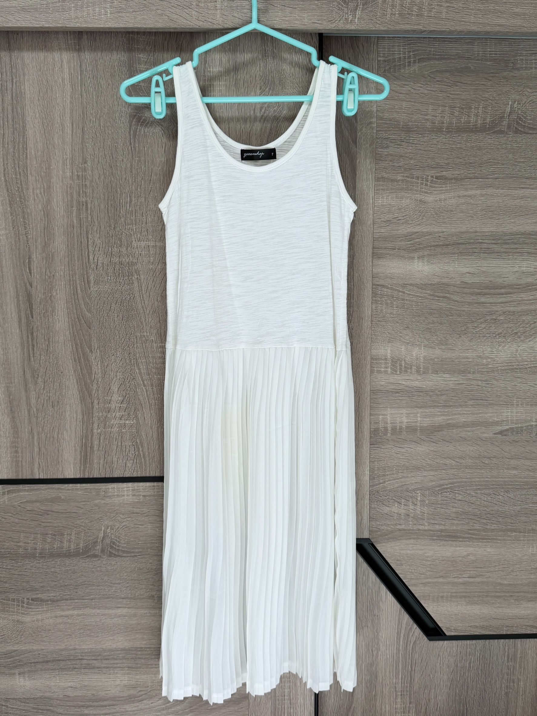 私物-二手-queenshop-白色竹節棉背心拼接雪紡百褶裙洋裝