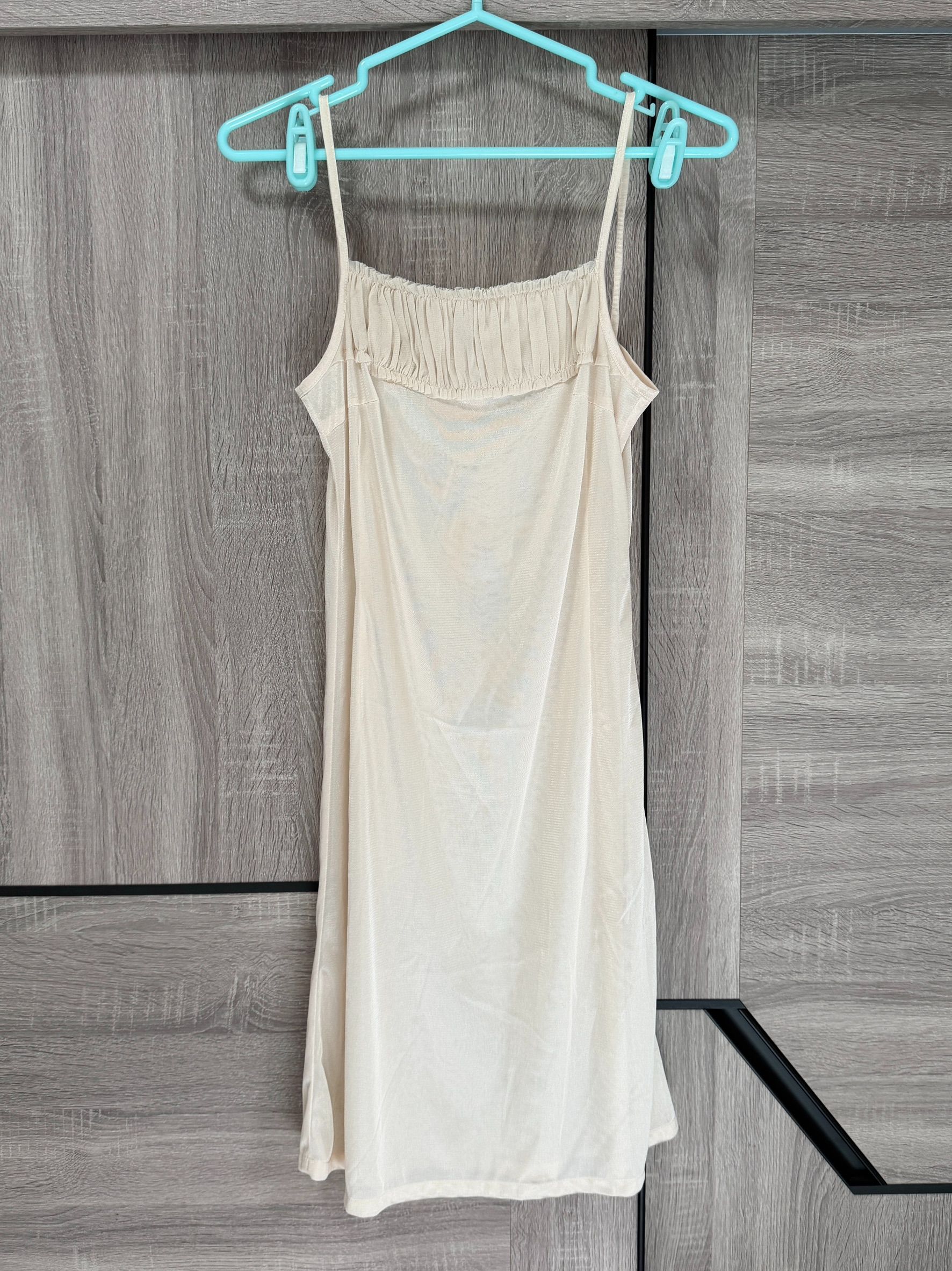 私物-全新-杏色內襯洋裝