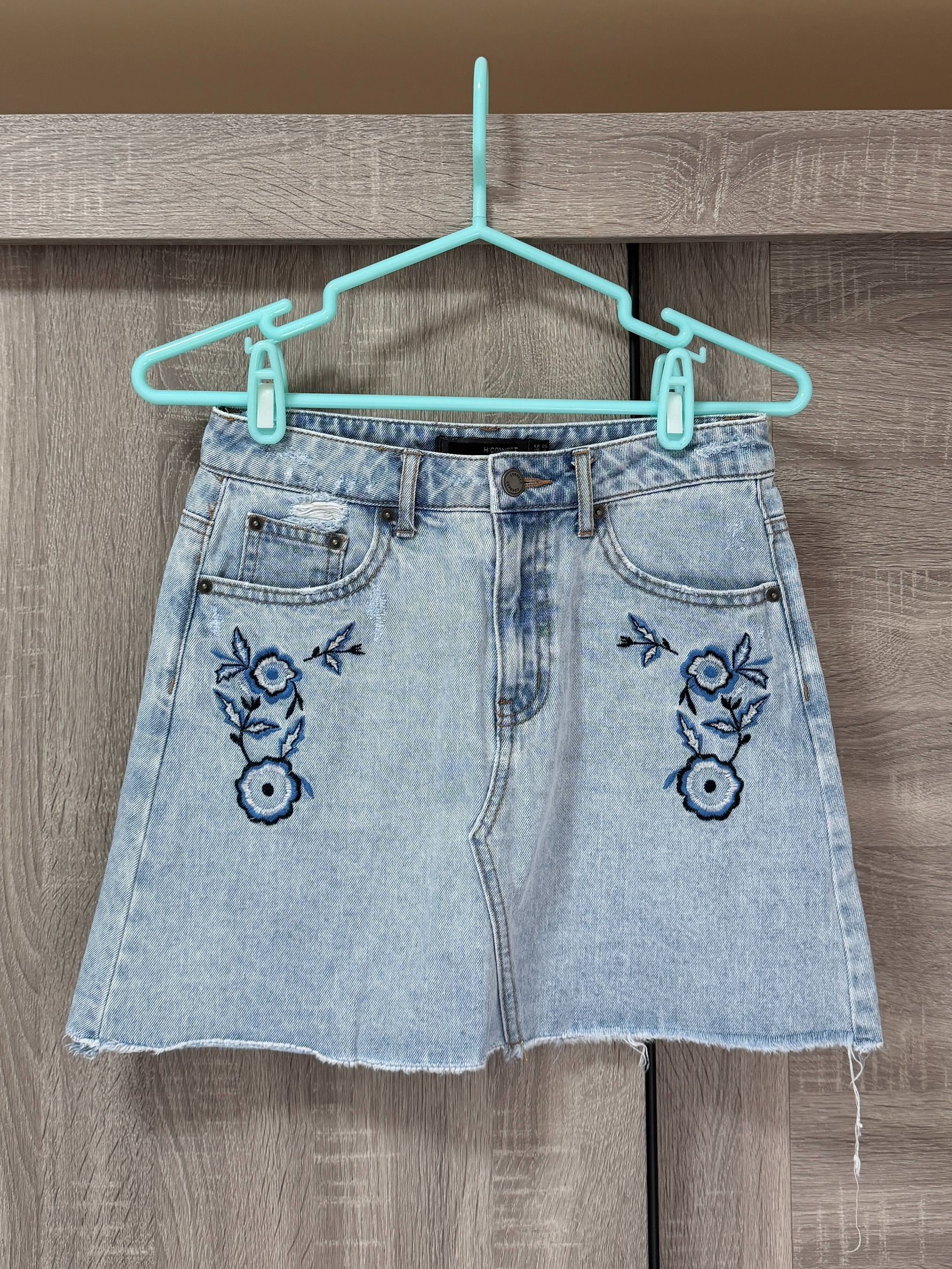 私物-二手-H:CONNECT-花朵刺繡牛仔短裙