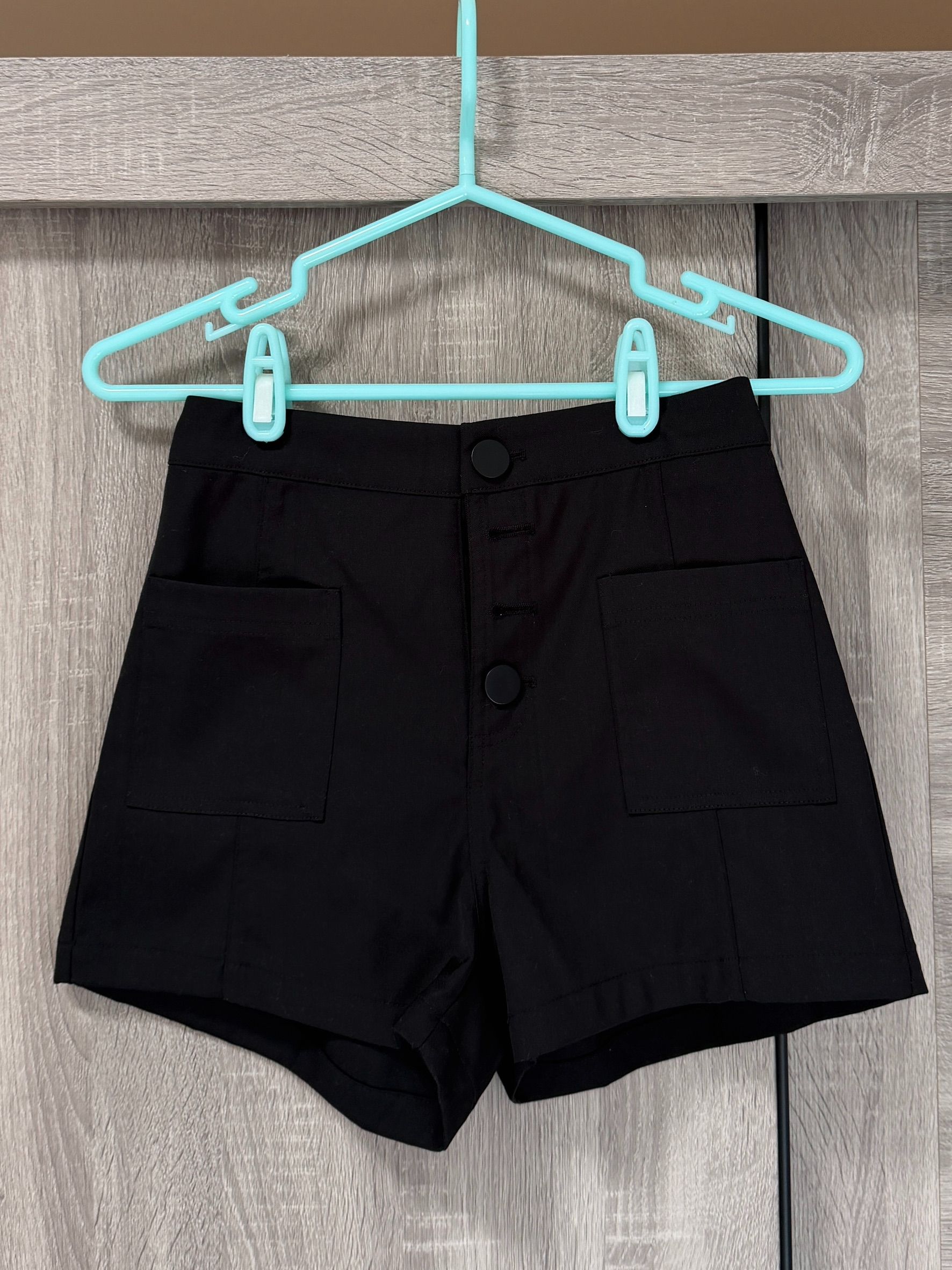 私物-二手-fancyfancy / Fancy Made-黑色排扣後鬆緊短褲