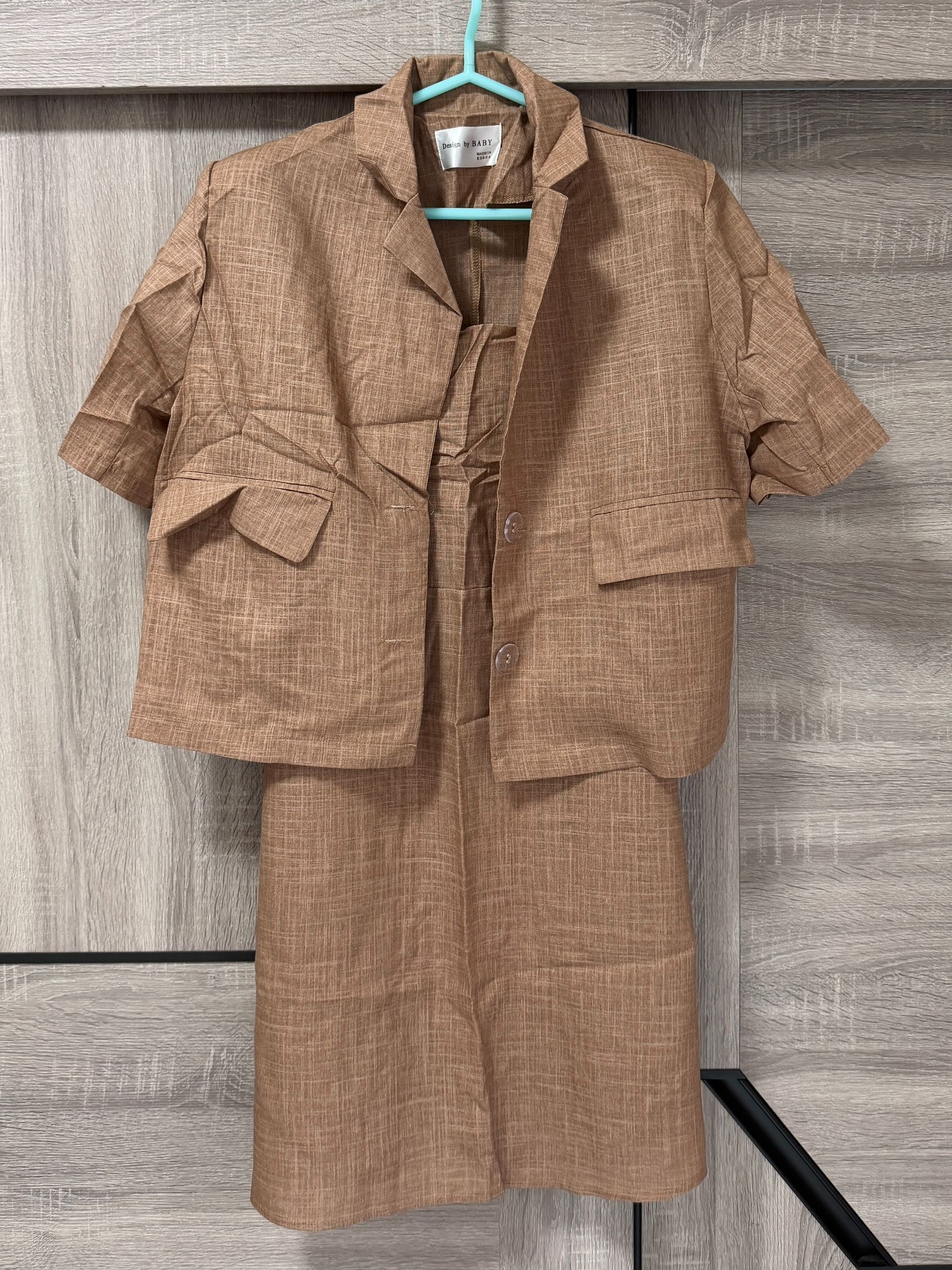 私物-全新-韓貨-韓系小姐姐西裝外套背心洋裝SET（背心洋裝+外套）（咖）