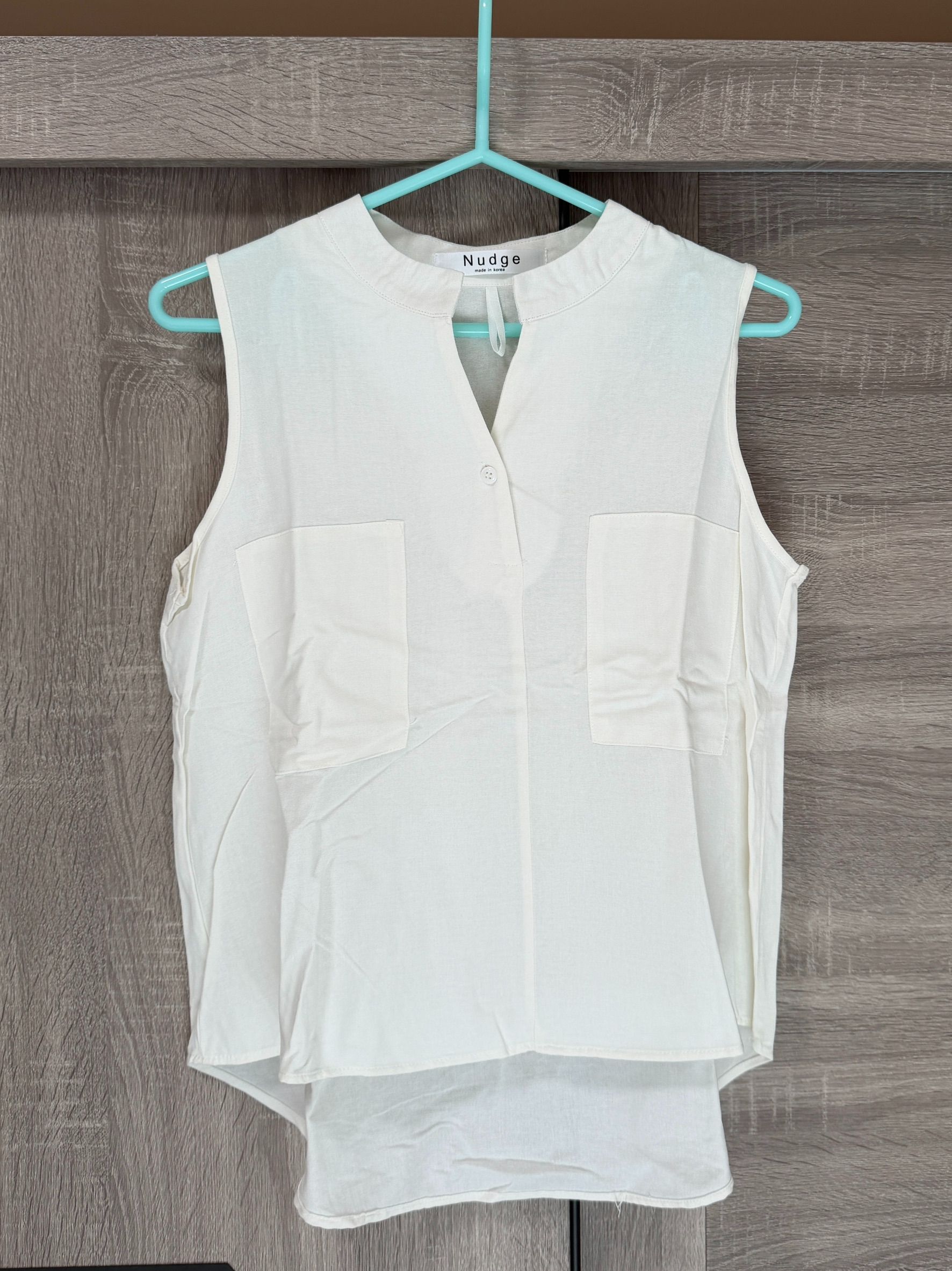 私物-全新-韓貨-假口袋設計前短後長背心（2色）