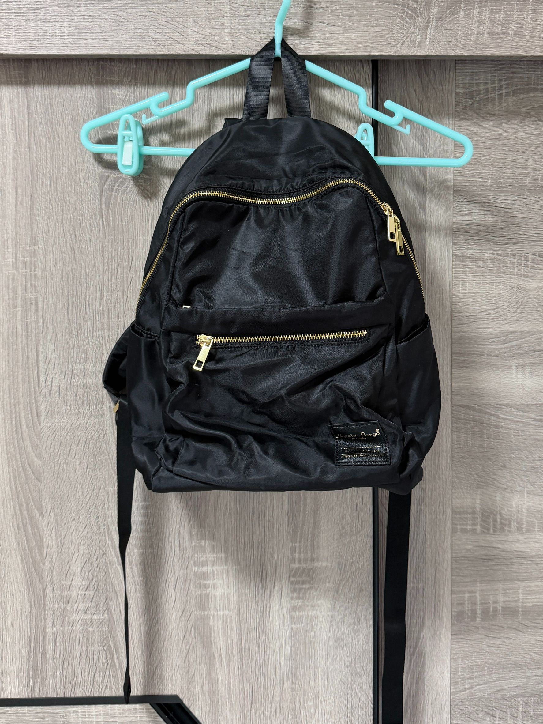 私物-二手-黑金配色尼龍後背包