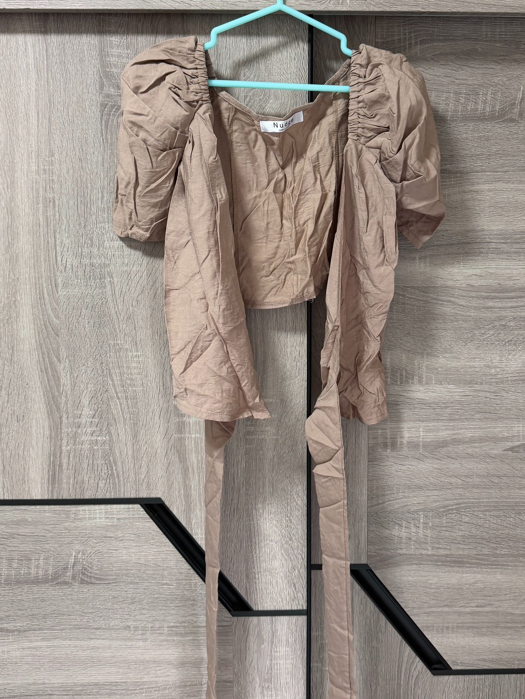 私物-全新-韓貨-優雅綁帶上衣（2色）