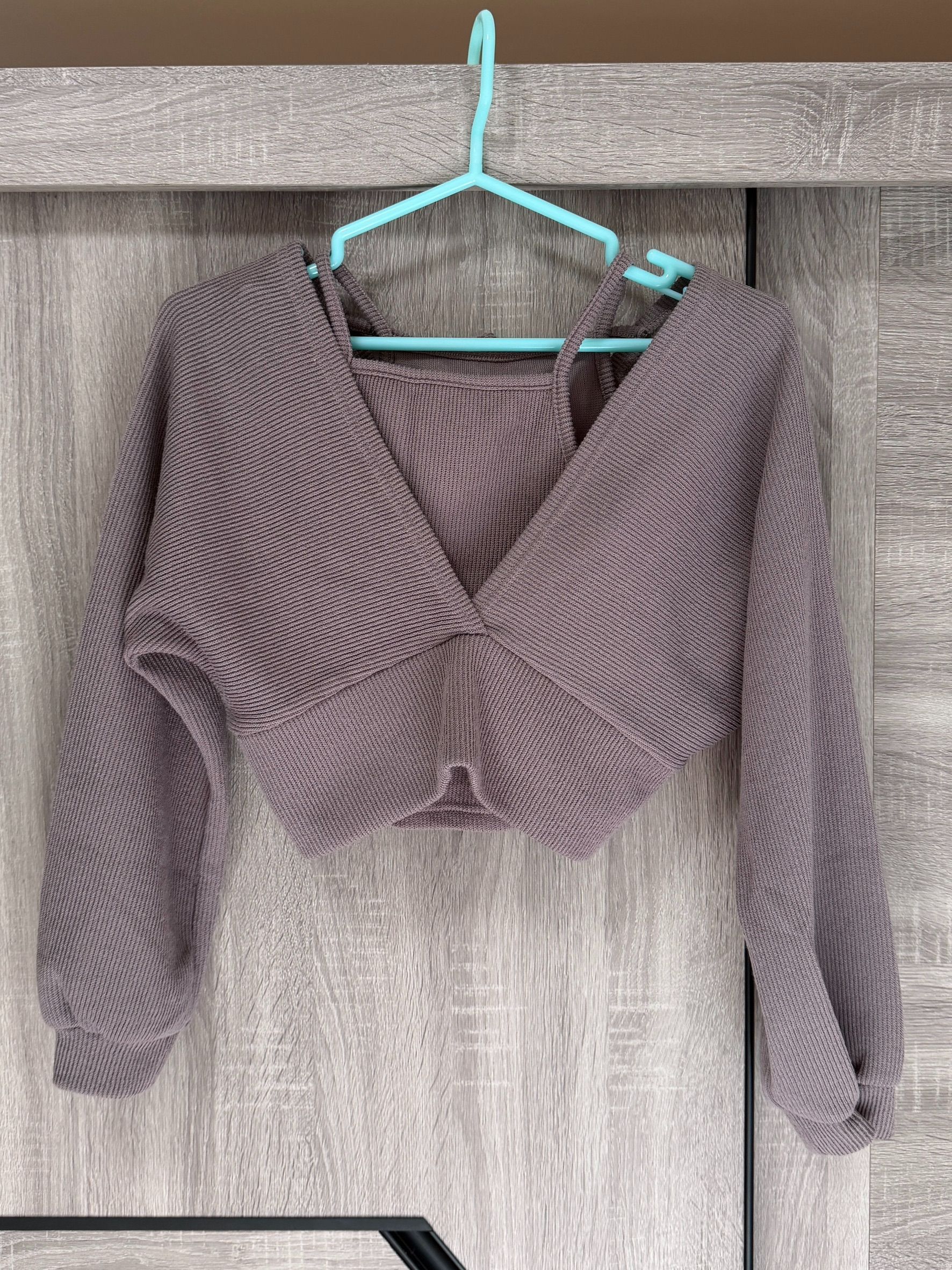 私物-全新-韓貨-可可色短版2件式SET