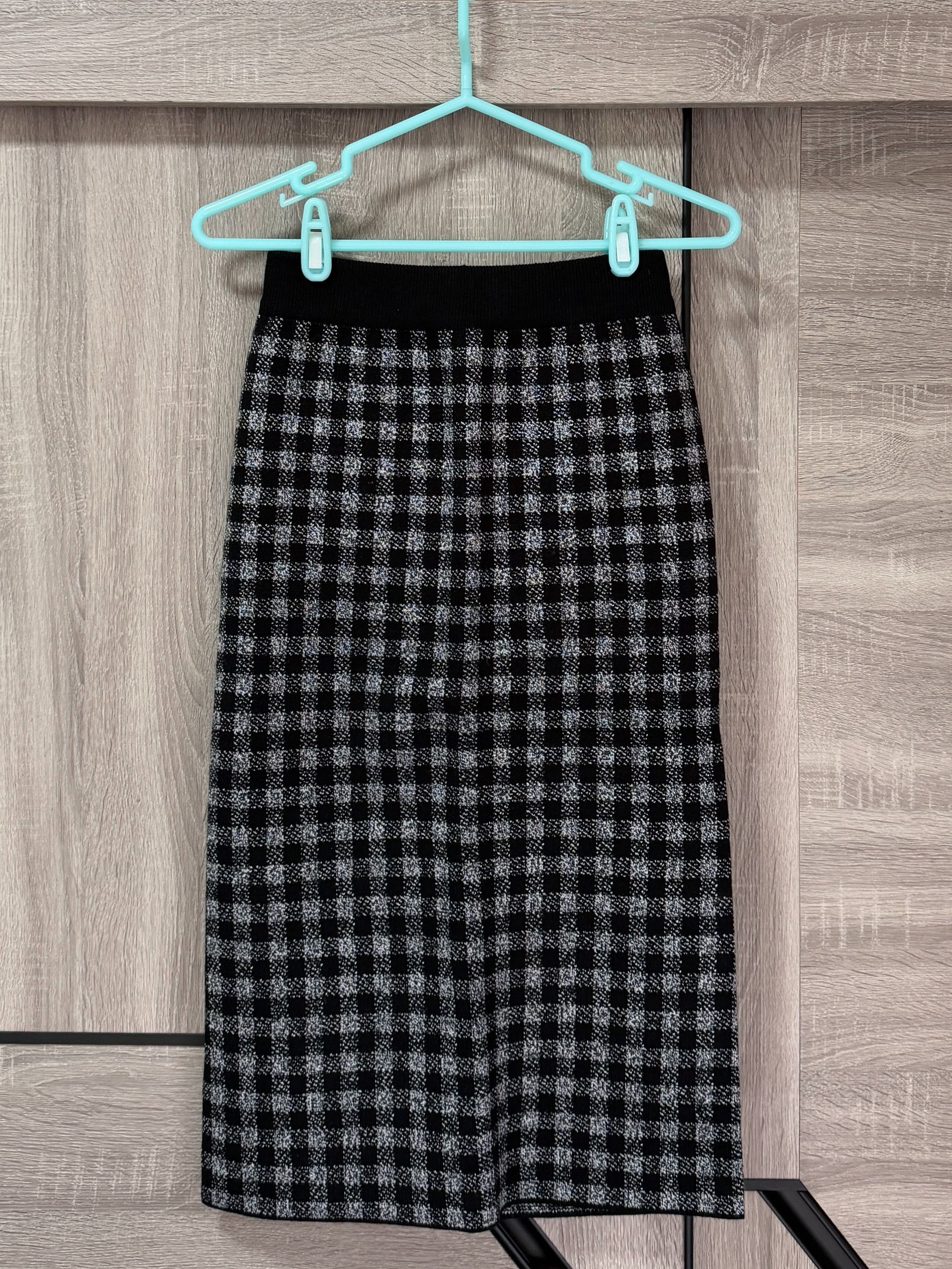 私物-全新-La Parisienne Boutique 巴黎小貴婦-黑色厚磅重磅後開岔針織格紋直筒針織長裙