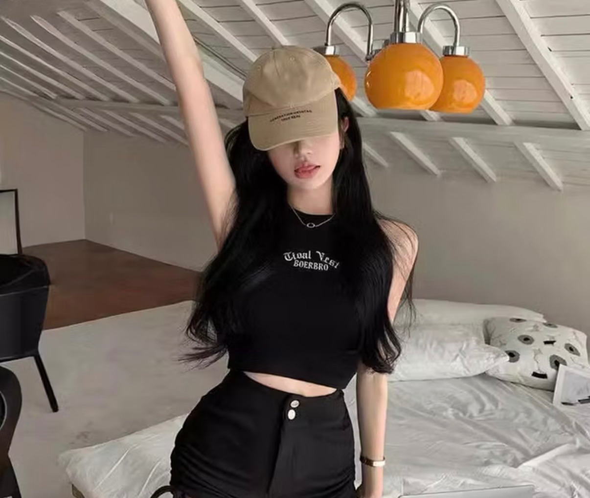 削肩短版上衣 黑