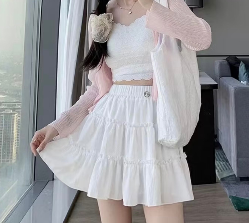 白色蛋糕短裙