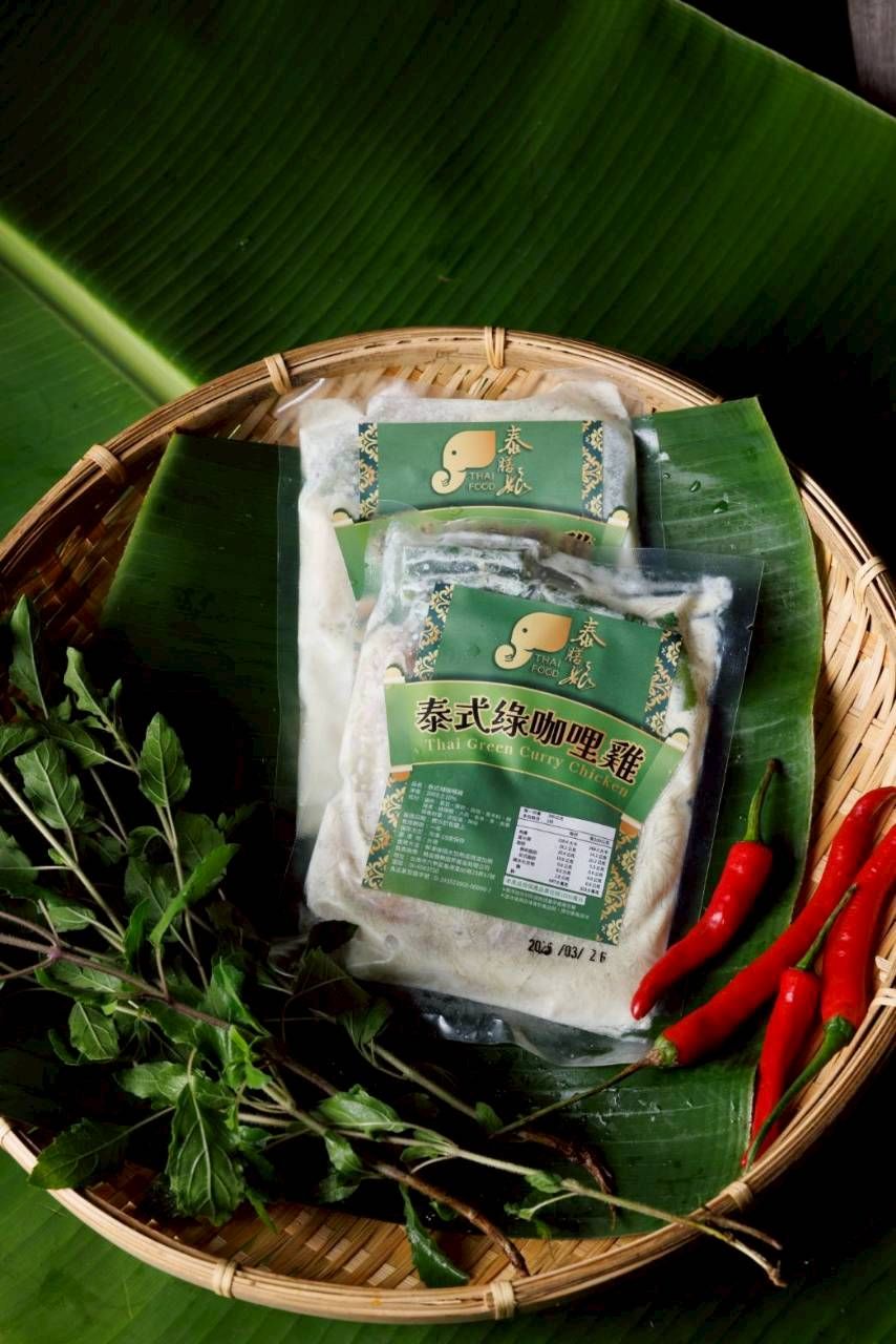 曼谷椰香綠咖哩嫩雞