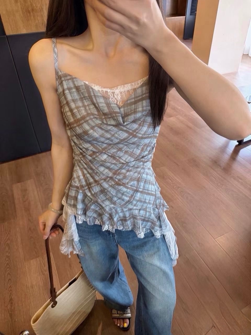 拼蕾絲垂領飄逸吊帶背心
