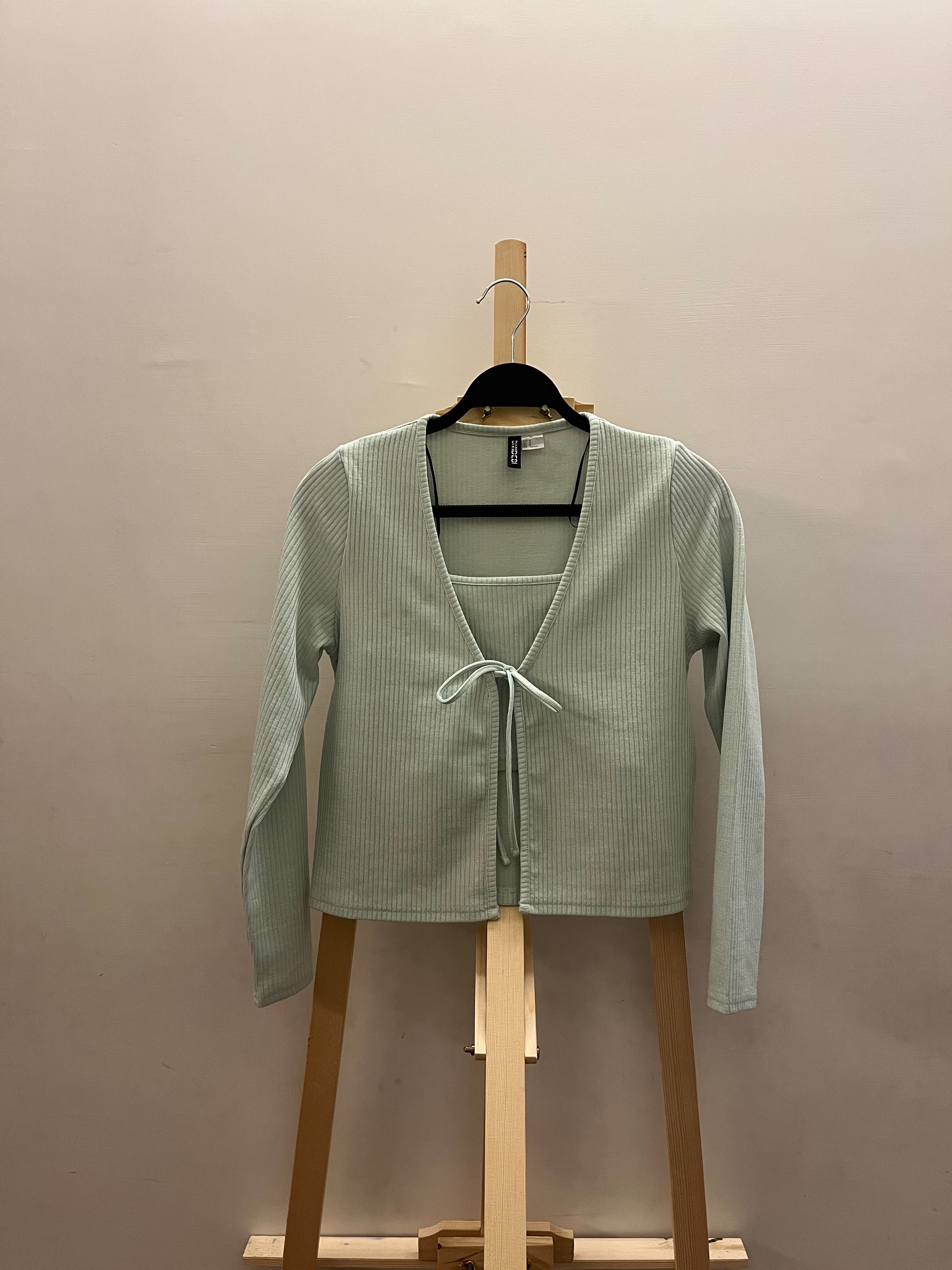 H＆M 兩件式薄荷綠上衣 m 號