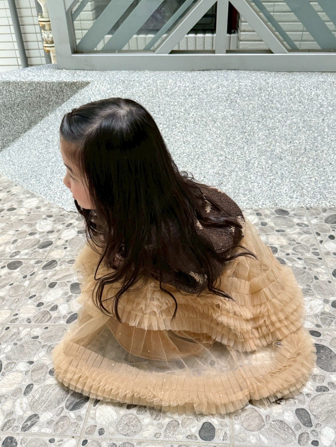 閃亮拚紗絲絨裙