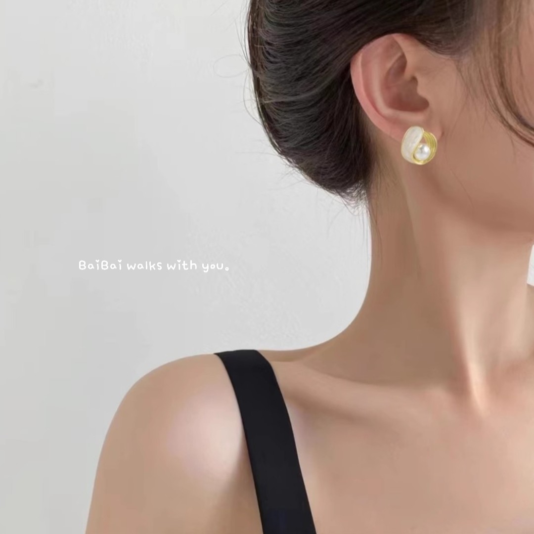 雲朵捲捲珍珠耳環 | Soft Curl Pearl Earrings