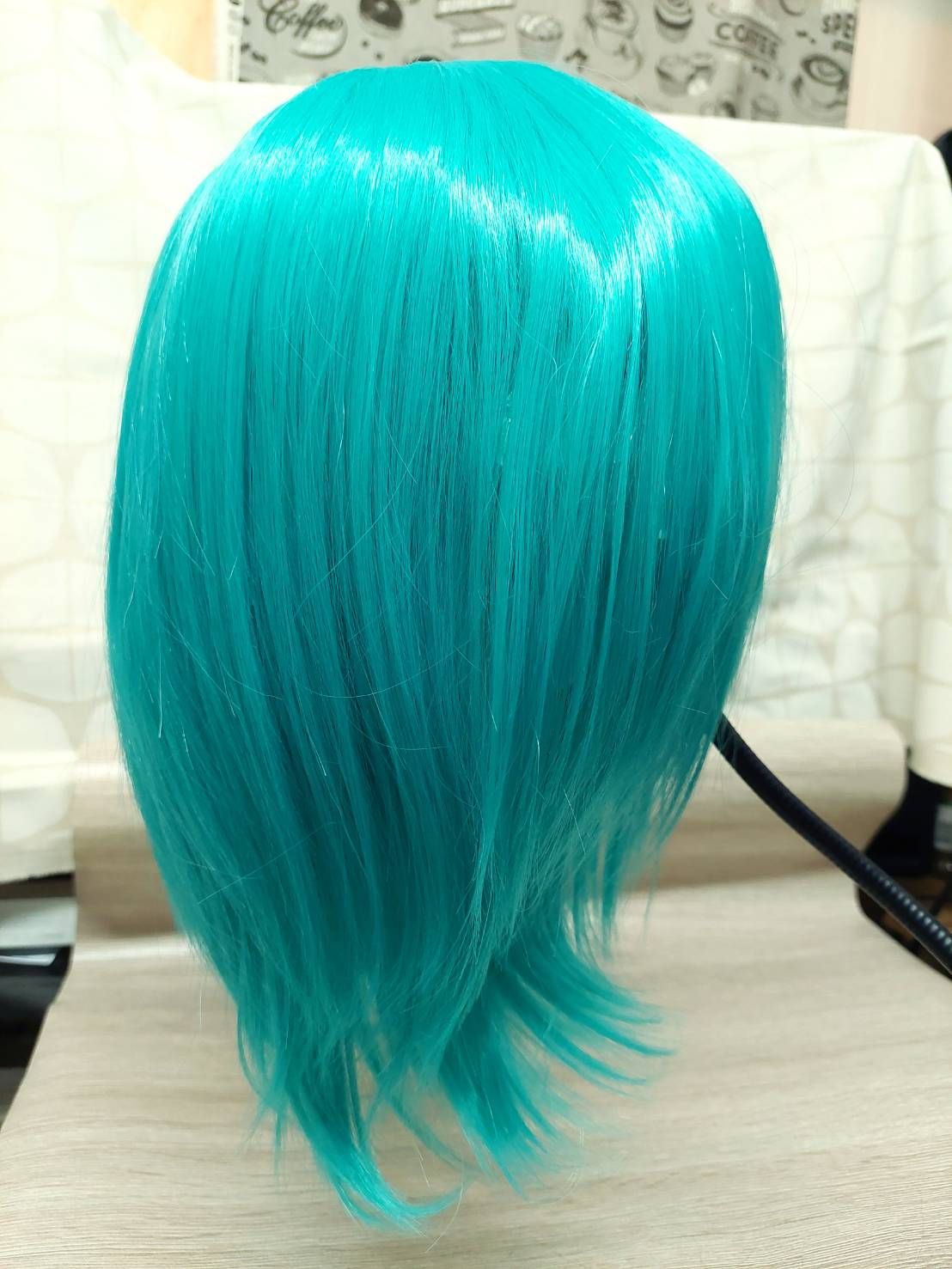 藍綠色萬用短髮