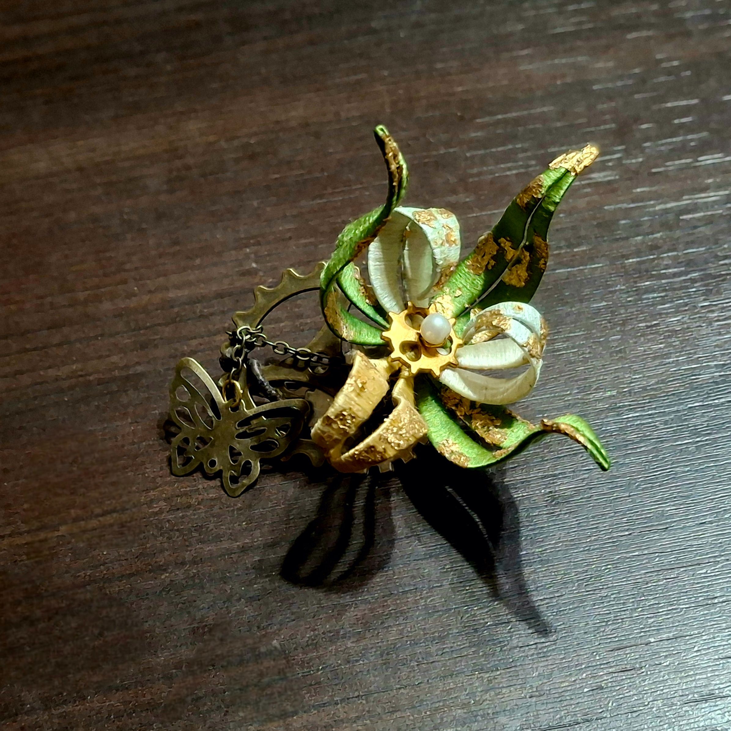 【原創纏花】蝕之輪舞．異質貼箔蘭花齒輪別針