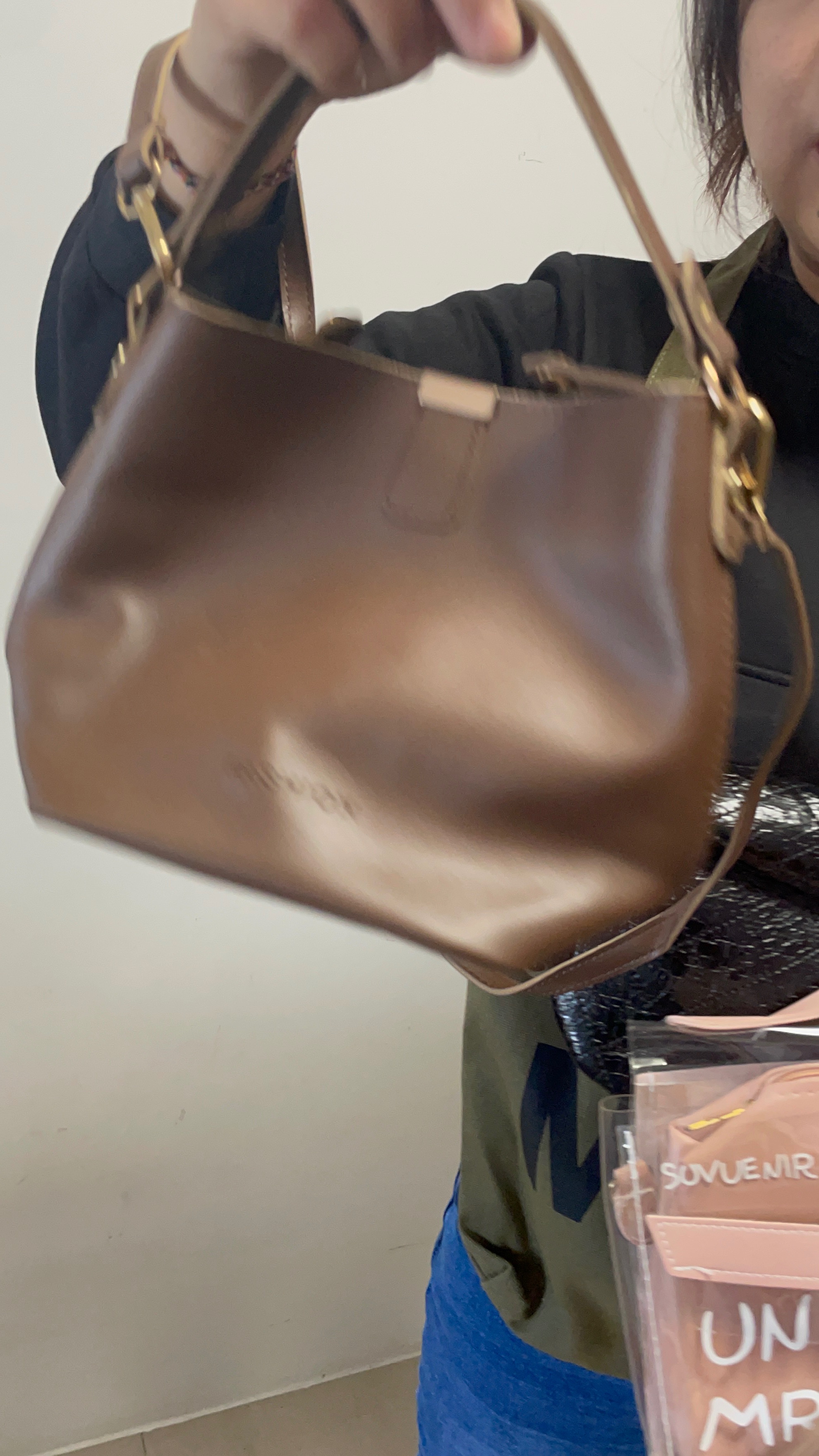 咖色可手提可斜背小包