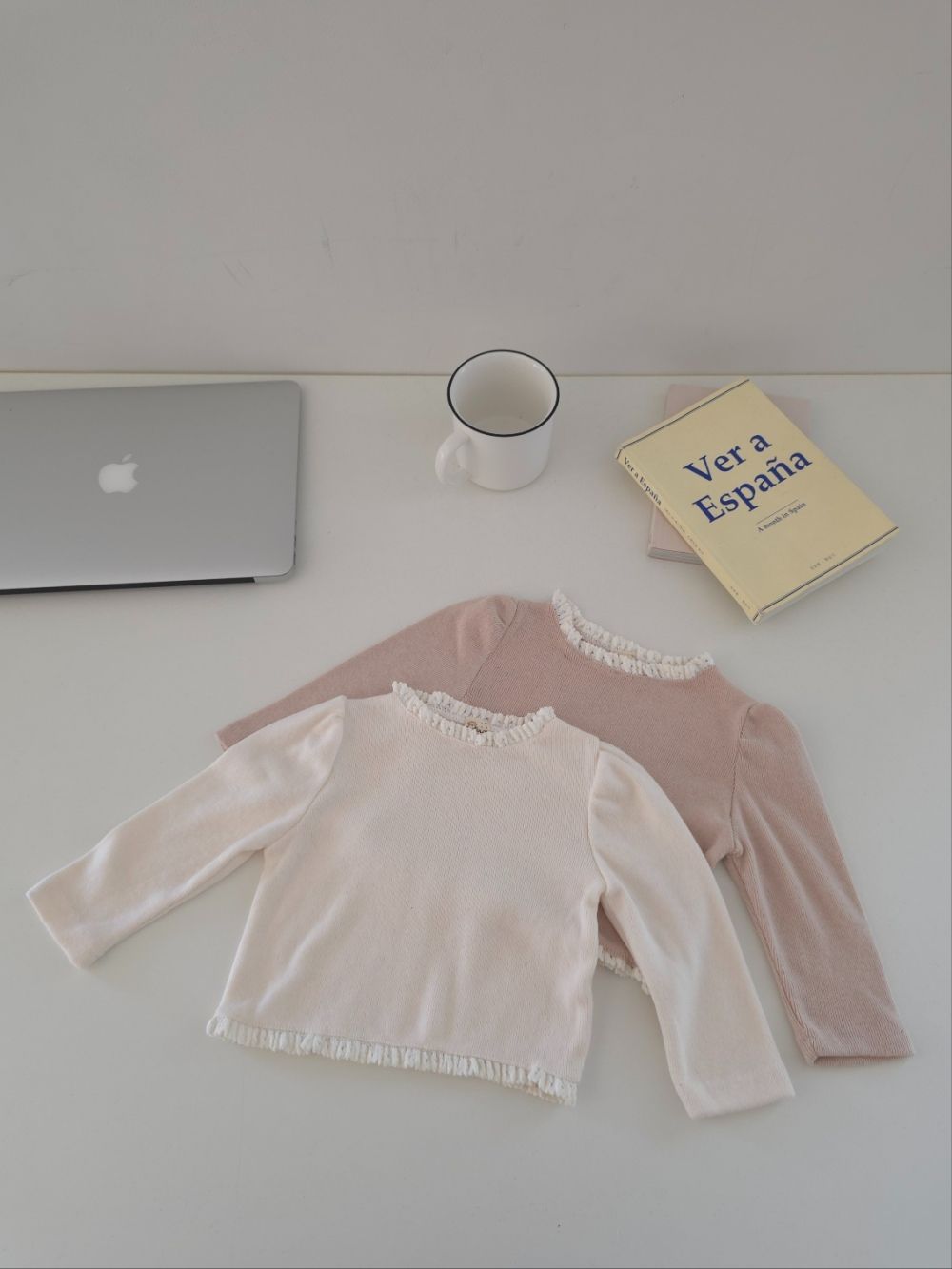 正韓女童蕾絲素色長袖上衣