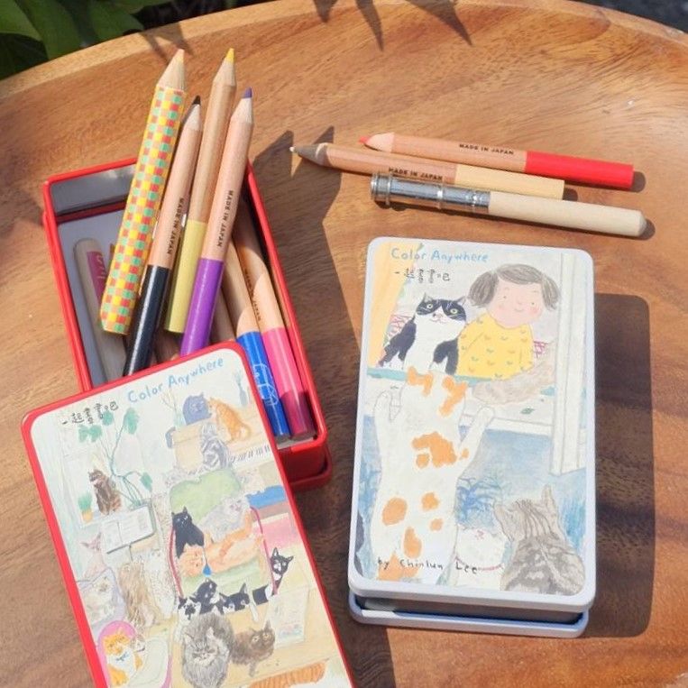 《呼喚我的貓 - 展期限定》一起畫畫吧，鐵盒色筆組
